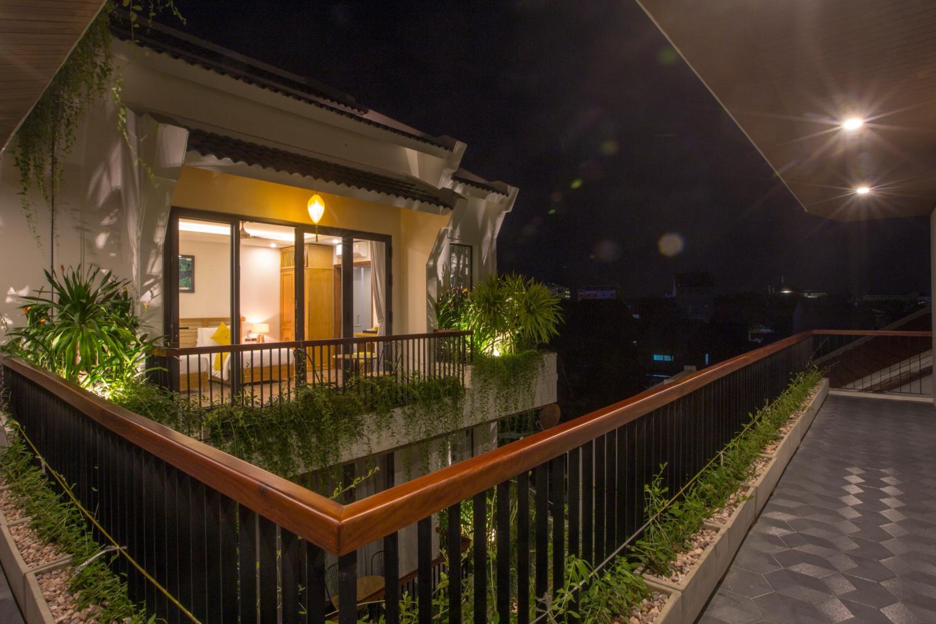 Triple Room with Pool View - Photo 5
