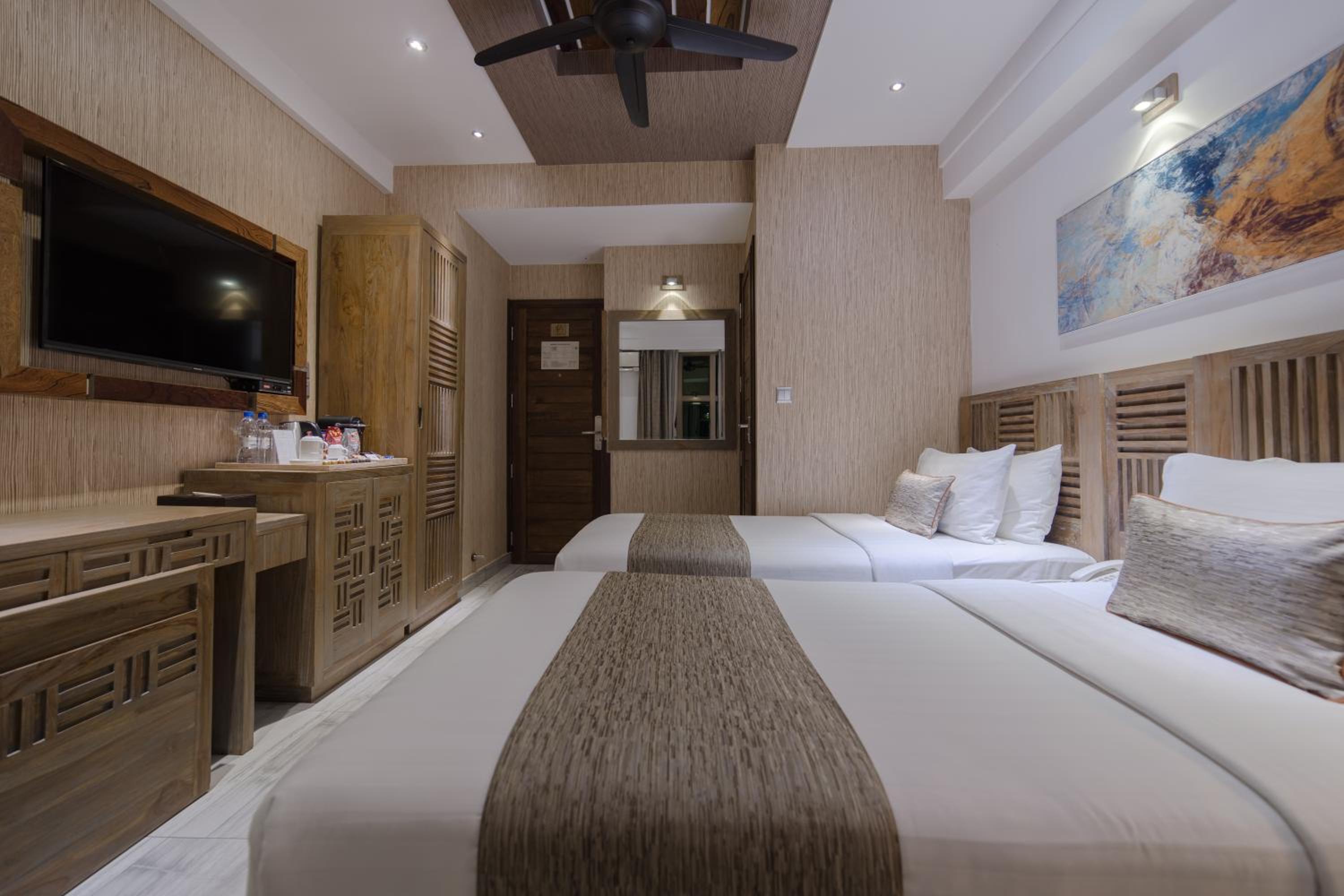 Super Deluxe Double or TWIN Room with Free Airport Transfer photo 3