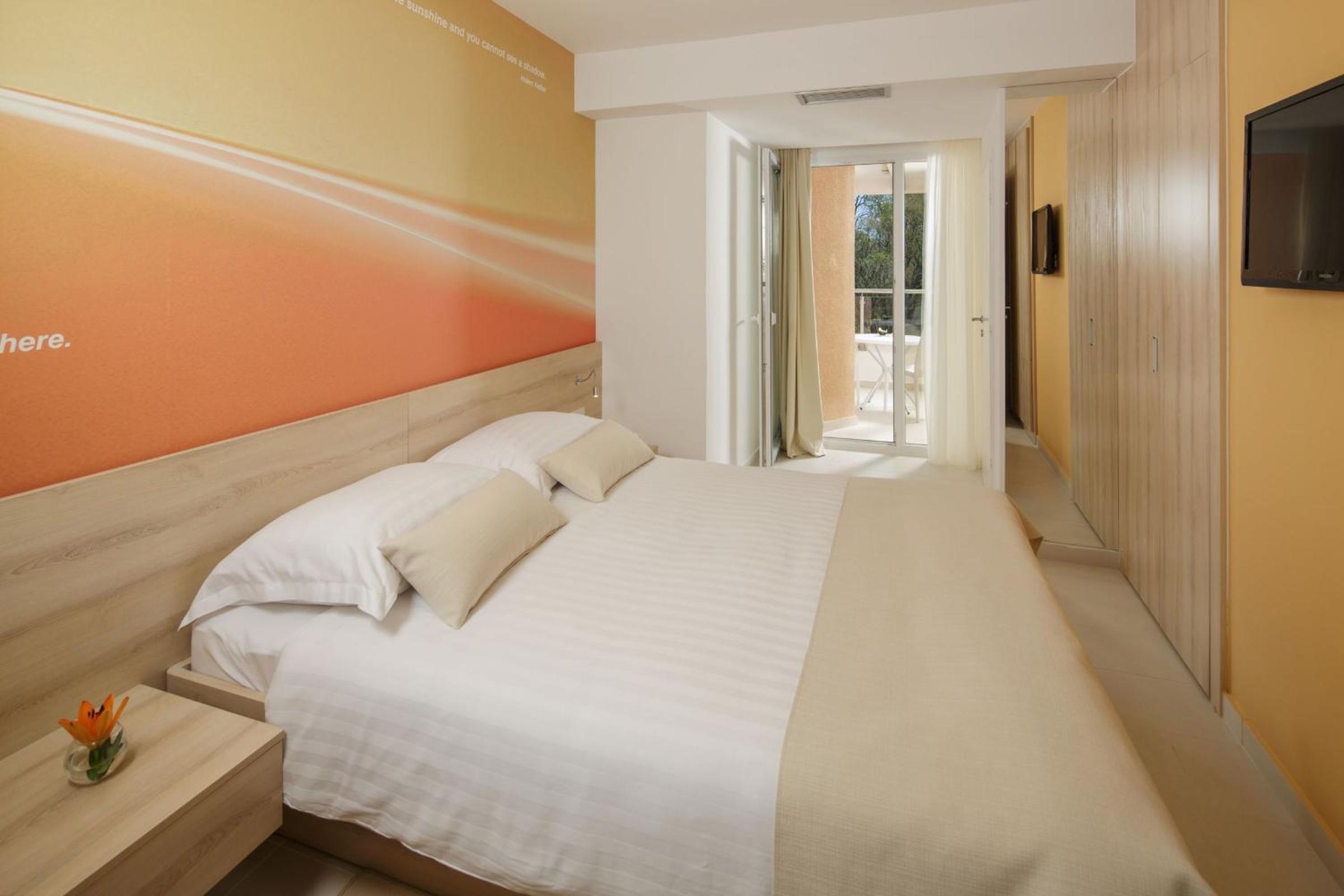Classic Interconnecting Room with Balcony - Park Side photo 2
