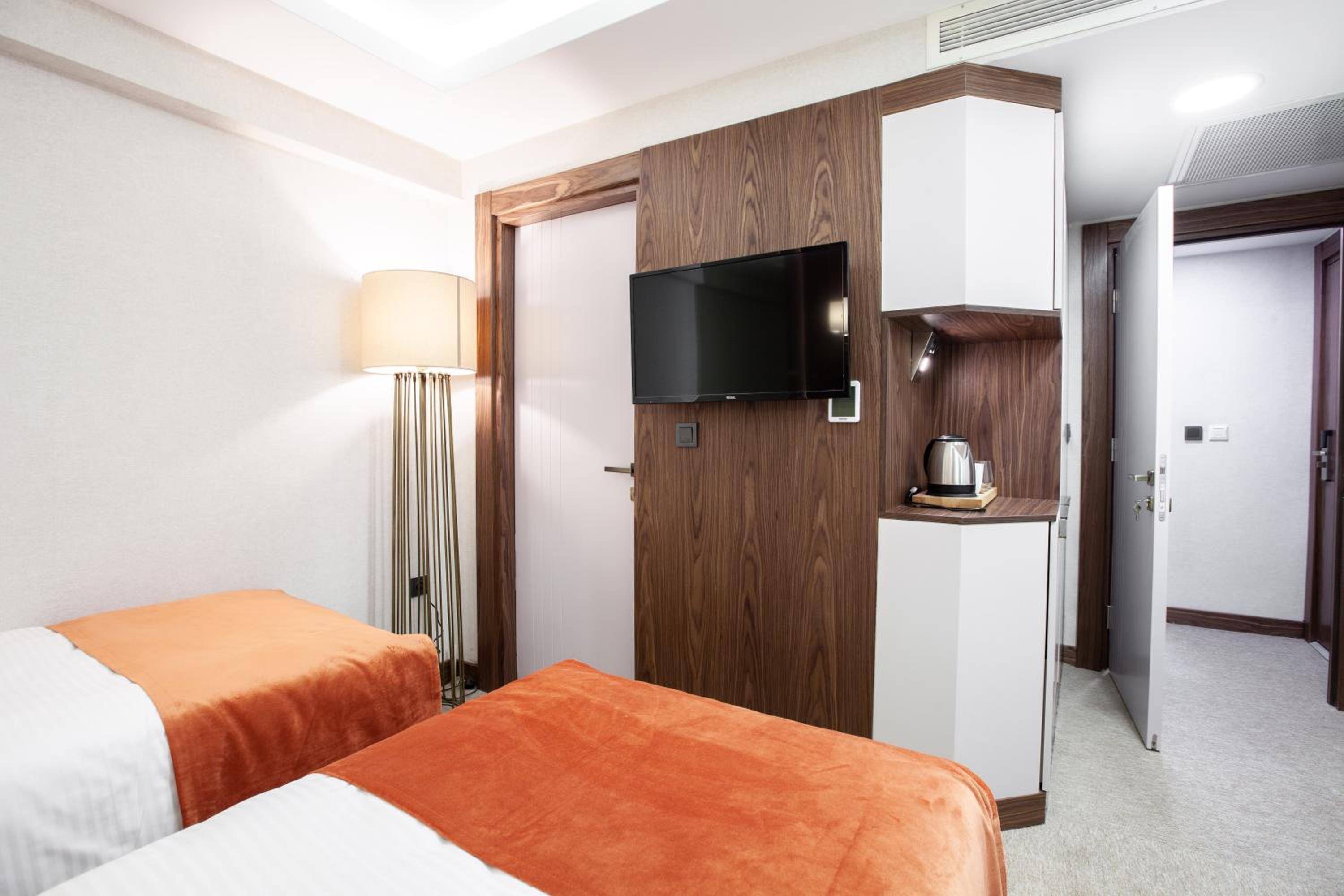 Economy Double Room photo 3