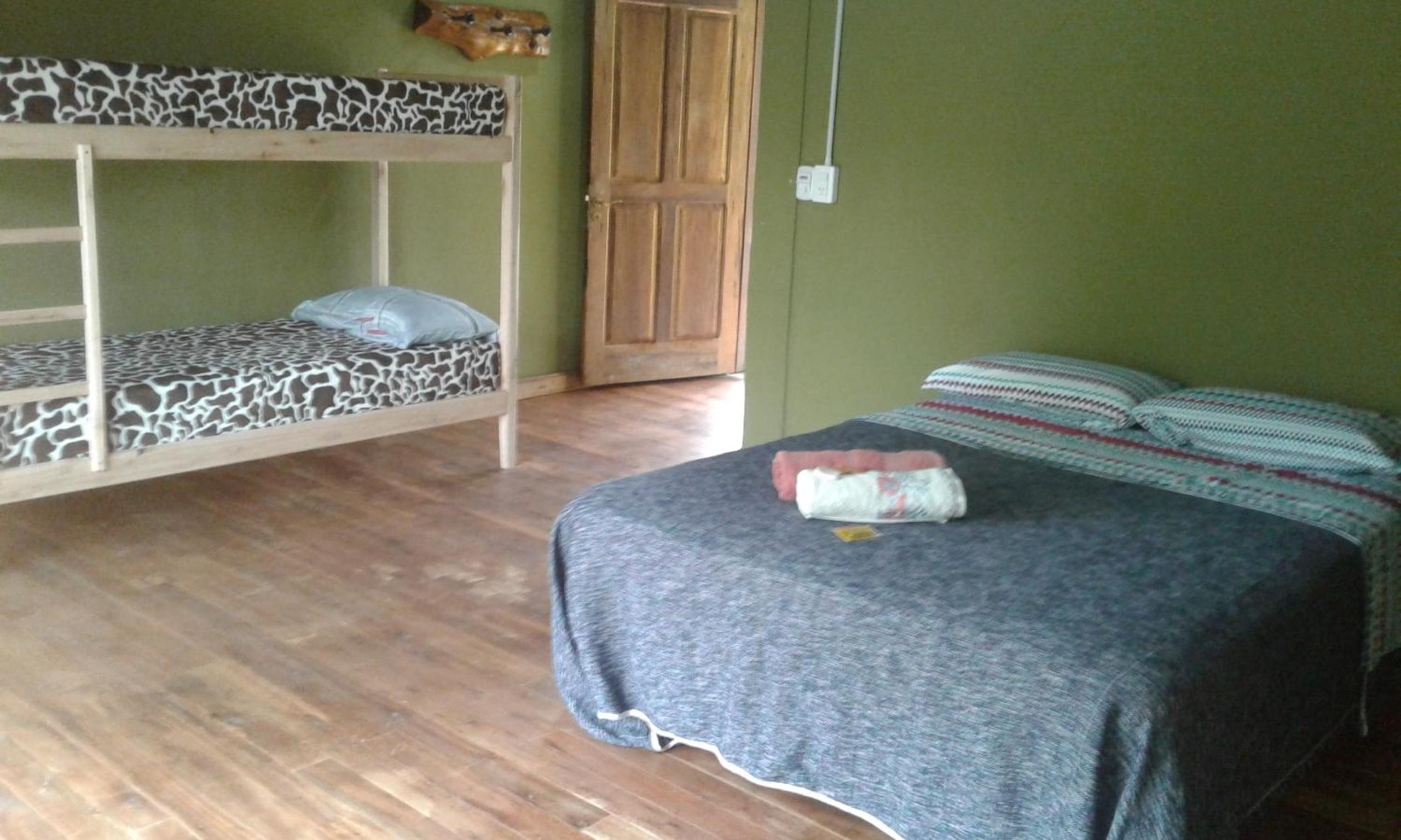Quadruple Room with Private Bathroom photo 1