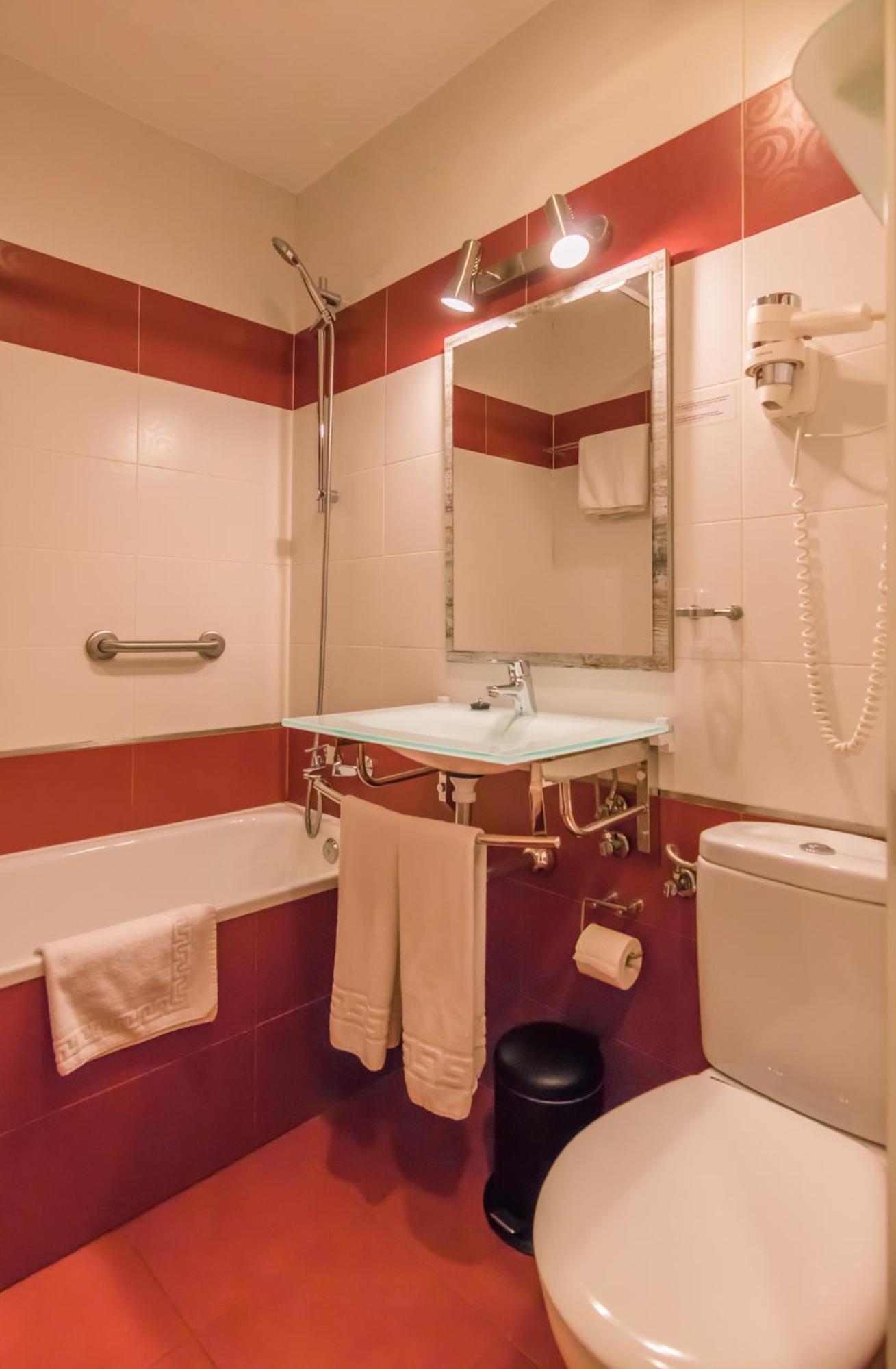 Superior Double Room with Gran Via view photo 2