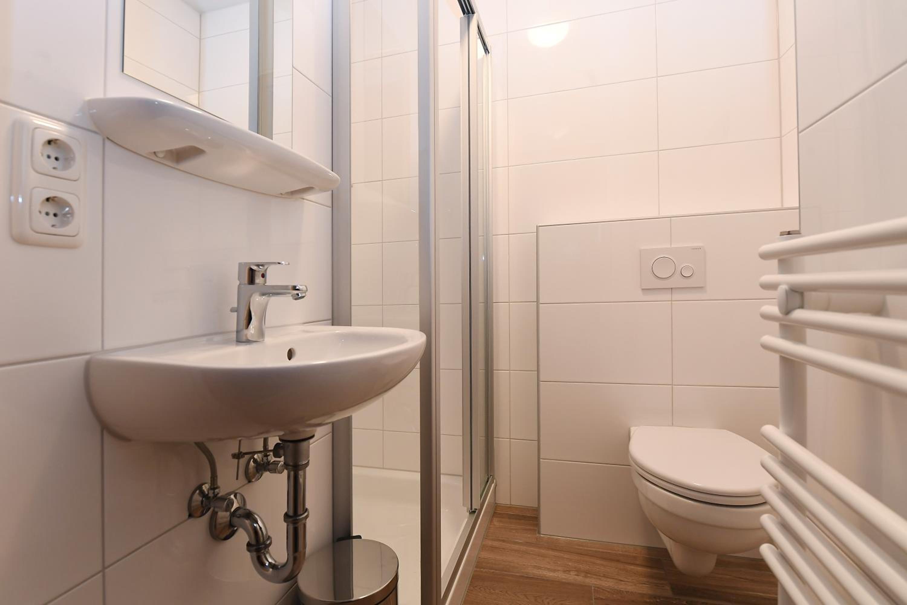 Standard Double Room - Photo 17
