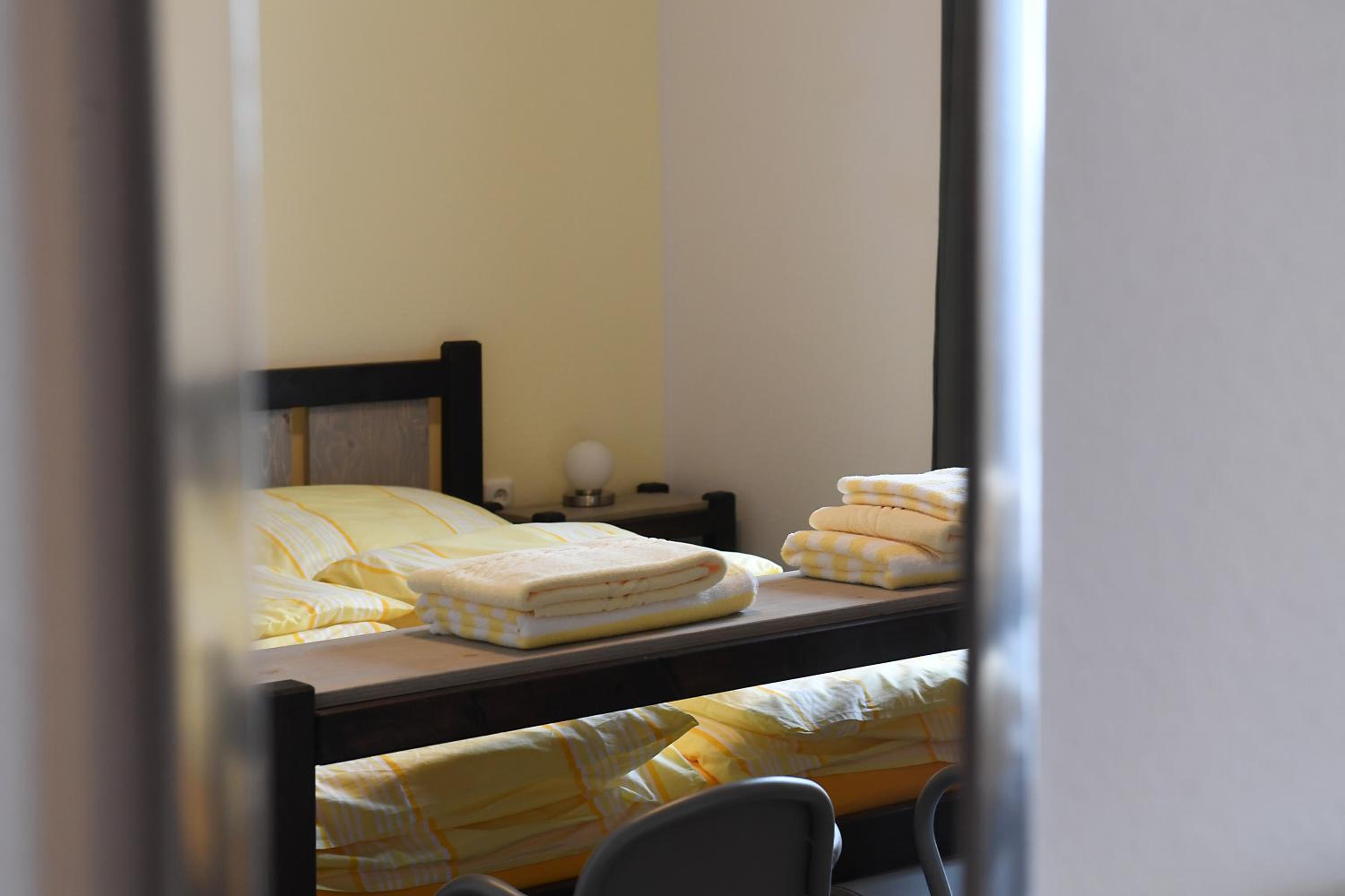 Standard Double Room - Photo 11