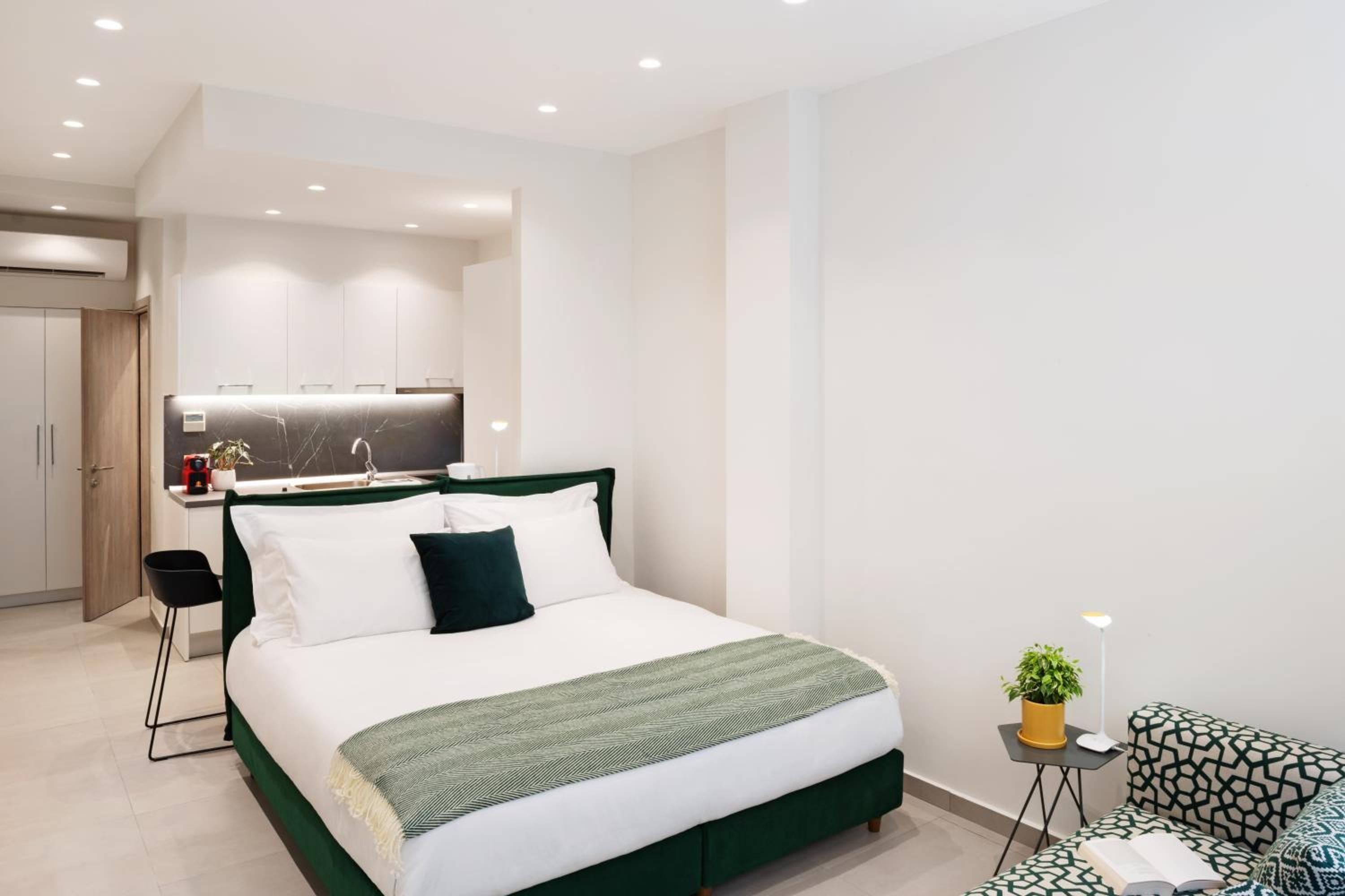 Deluxe Residence - Photo 1