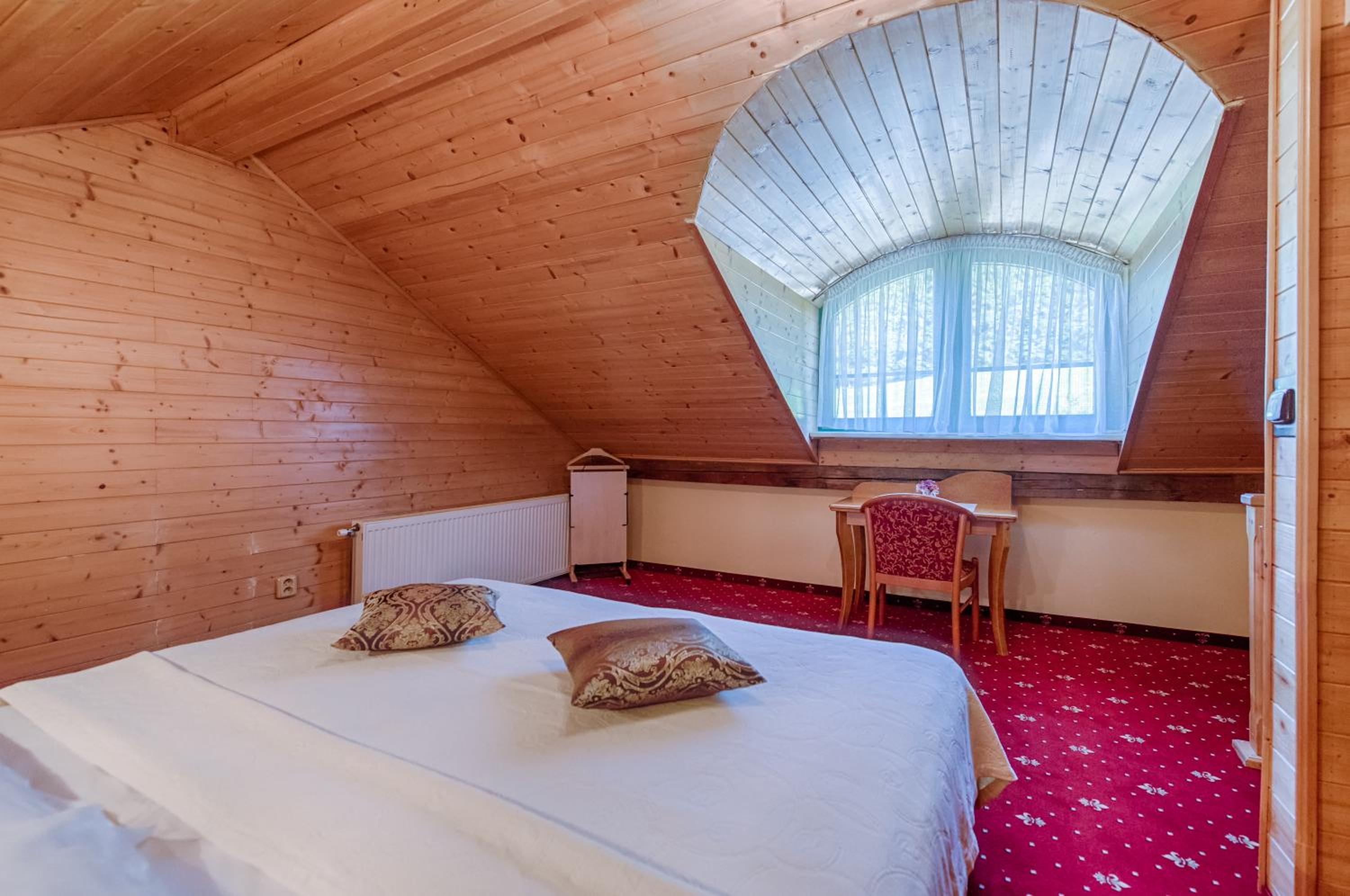 Suite with Spa Bath photo 2