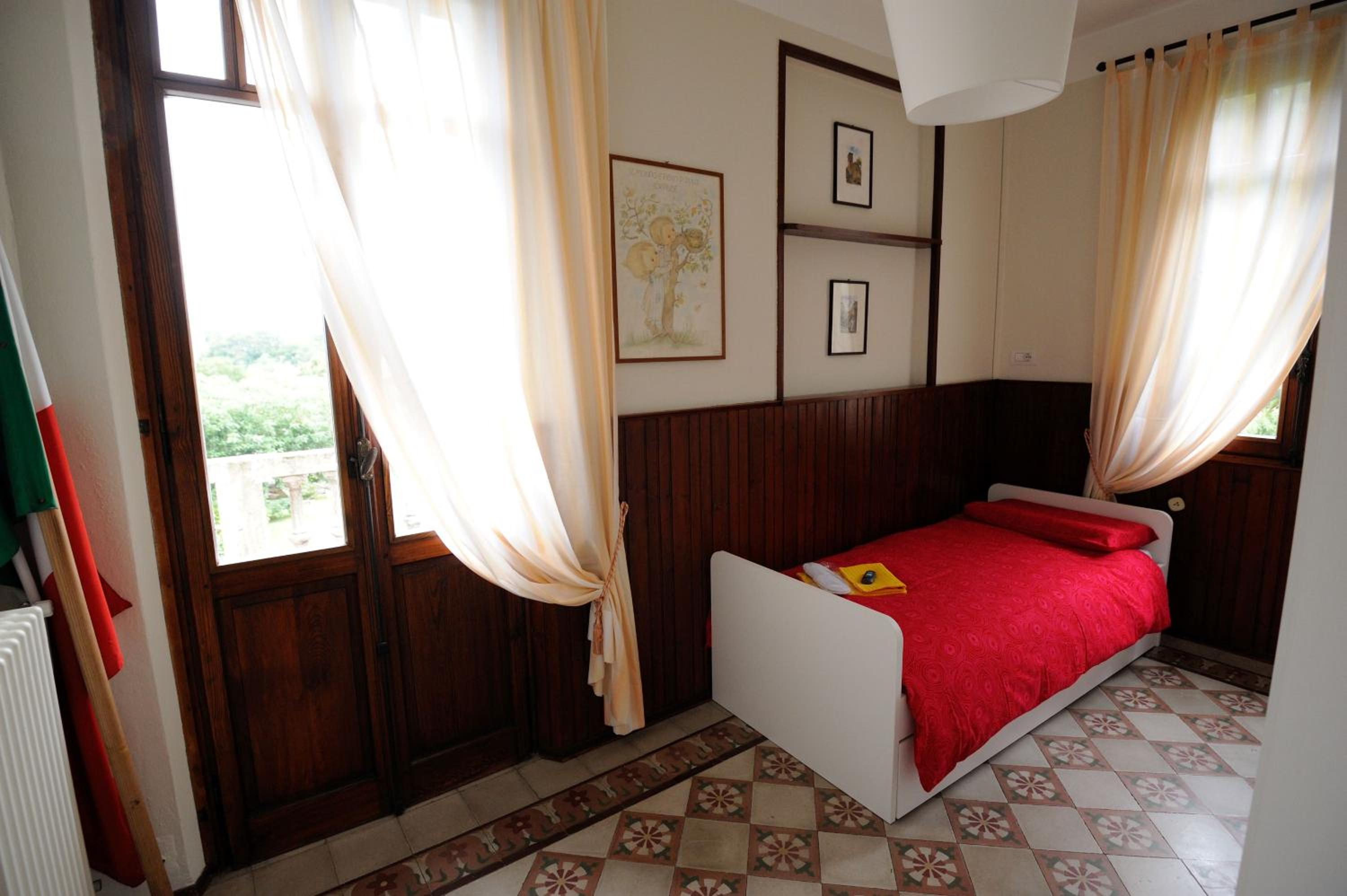 Single Room photo 3