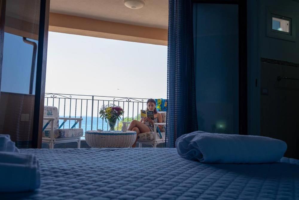 Double Room with Sea View photo 3
