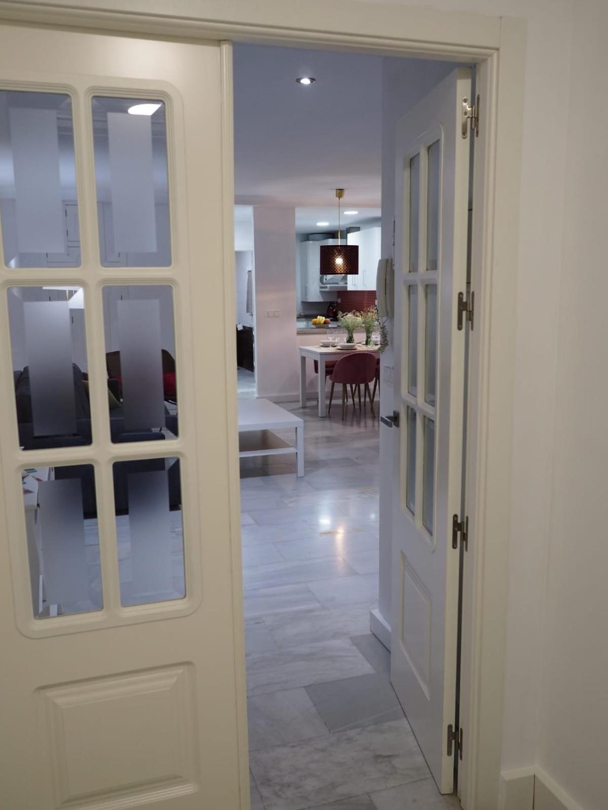 One-Bedroom Apartment - Photo 1