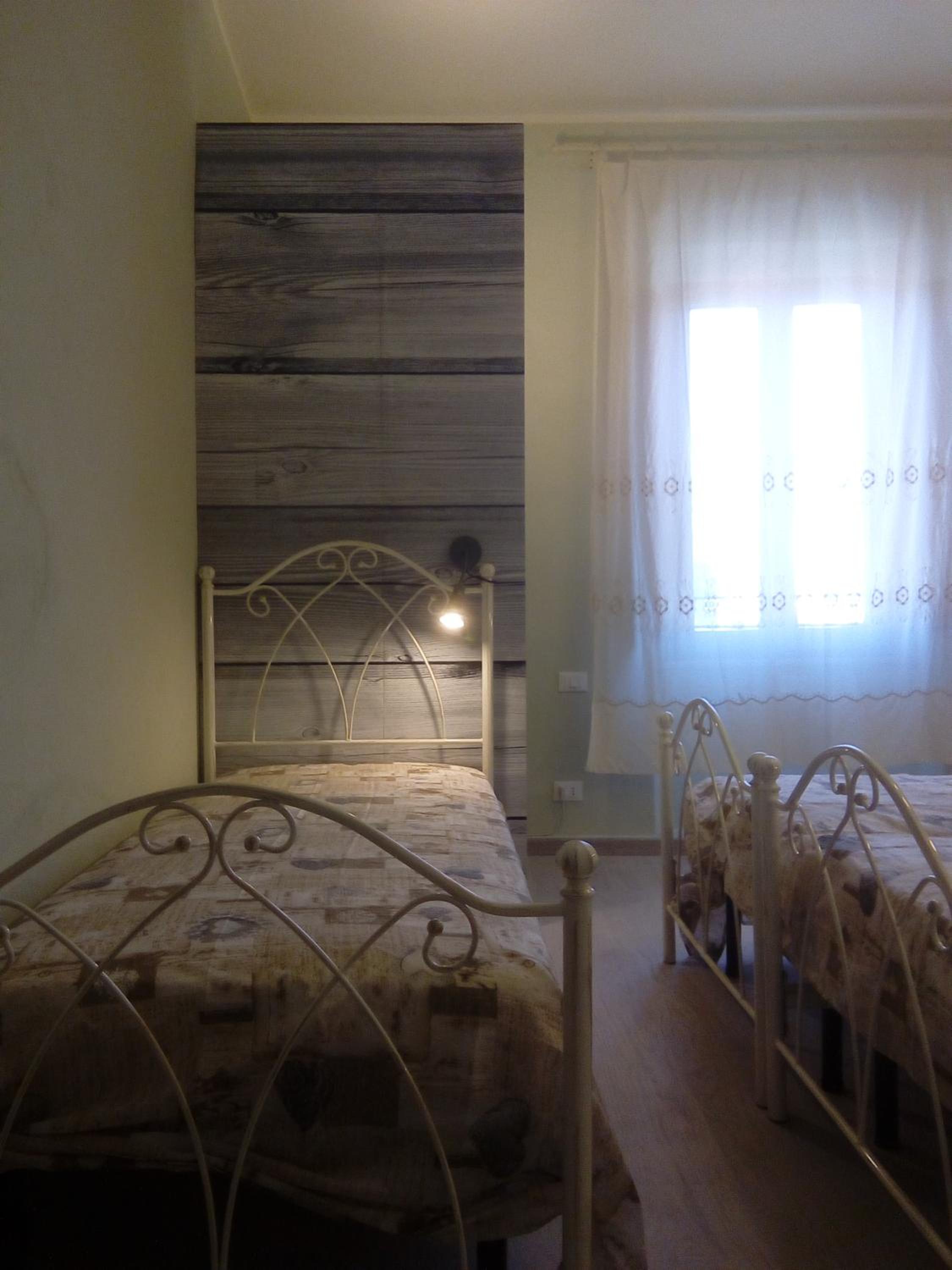 Triple Room with Shared Bathroom photo 3