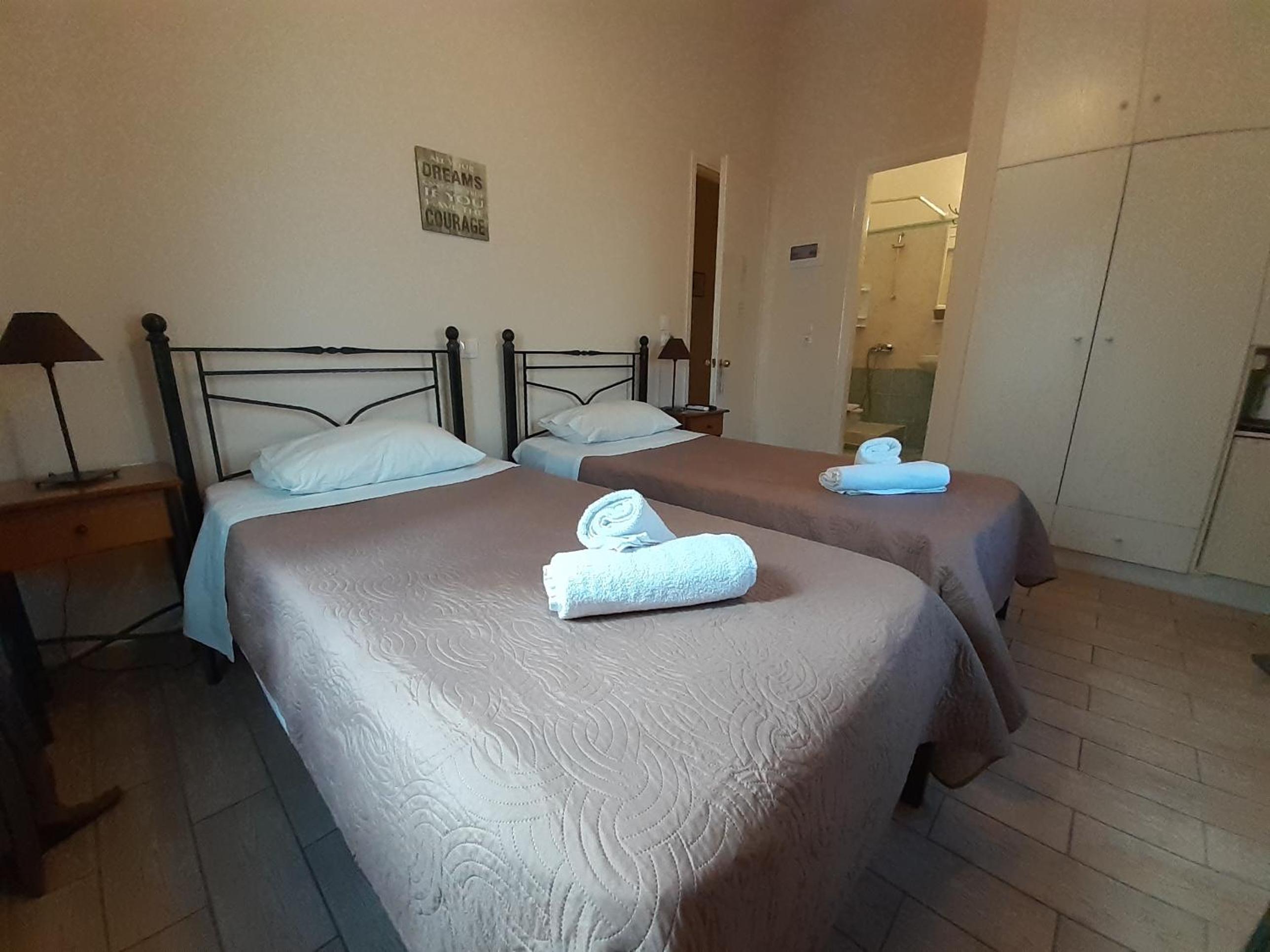 Standard Twin Room - Photo 23