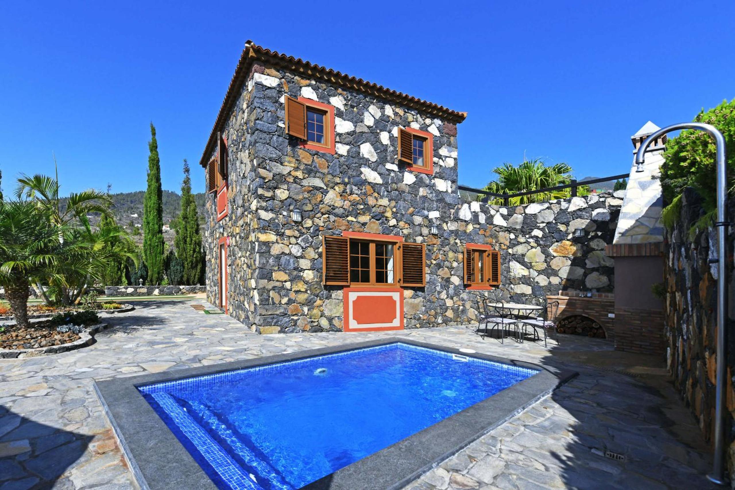 One-Bedroom House photo 2