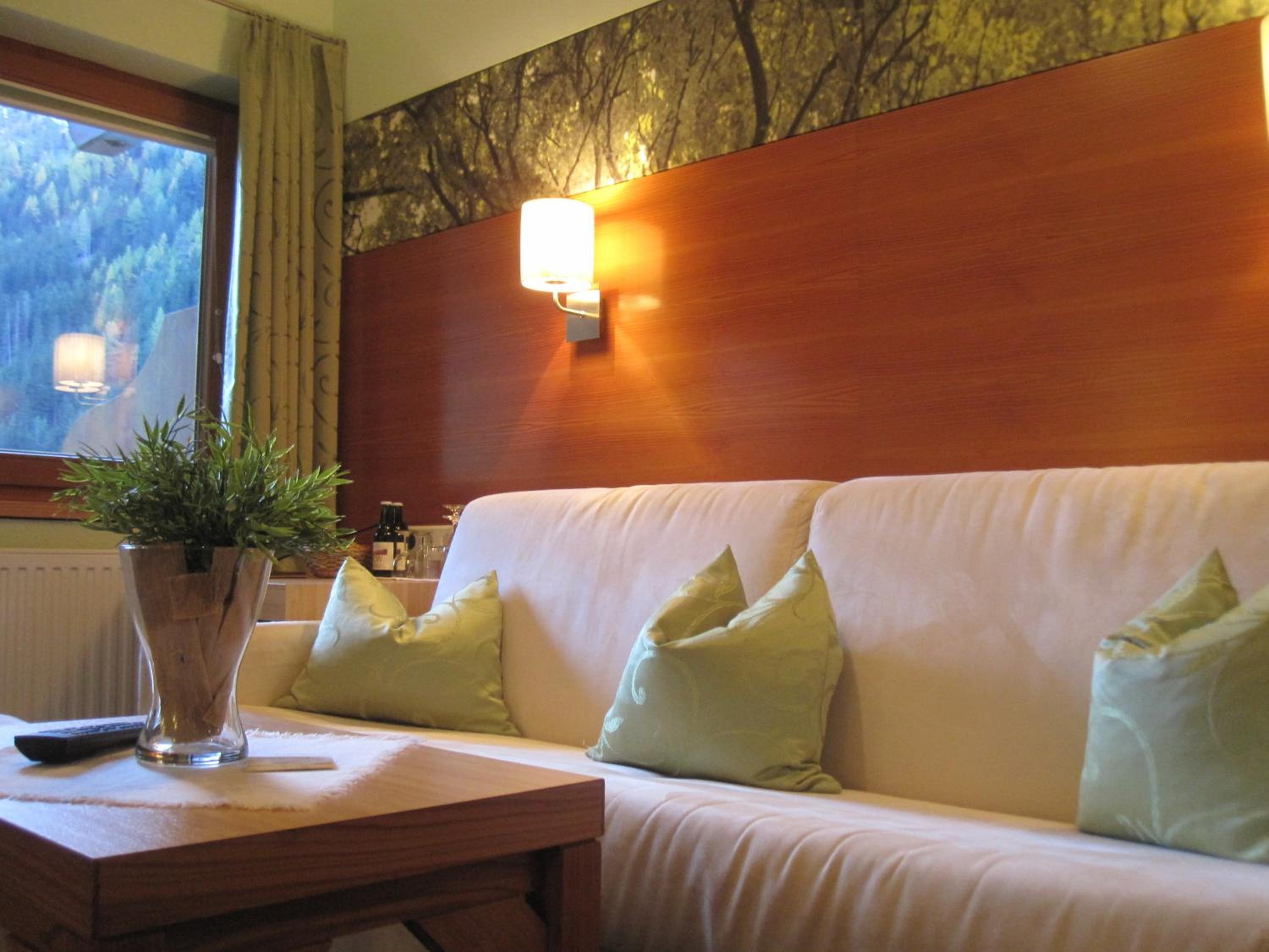 Suite - Photo 4
