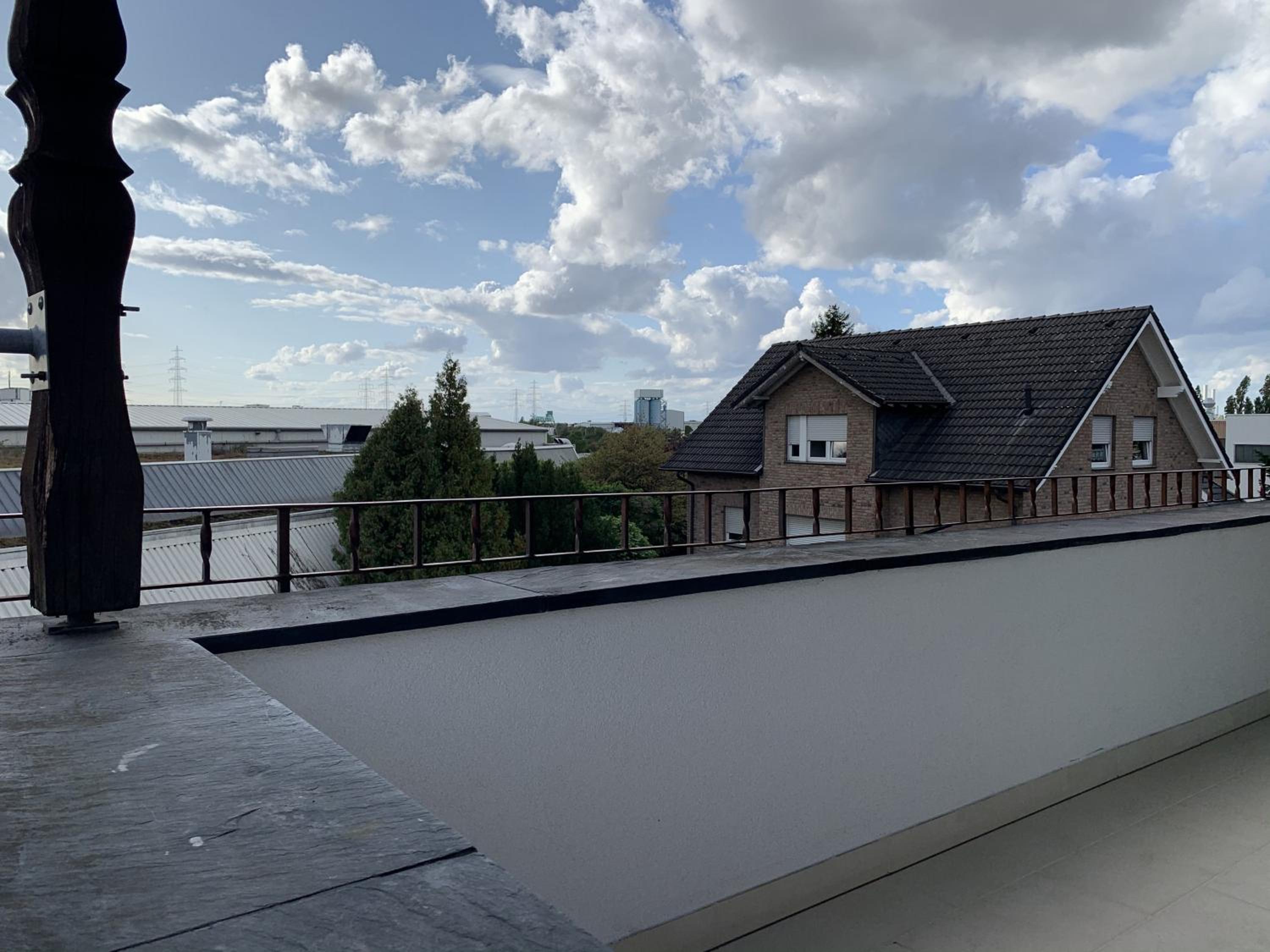 Apartment with Balcony - Photo 8