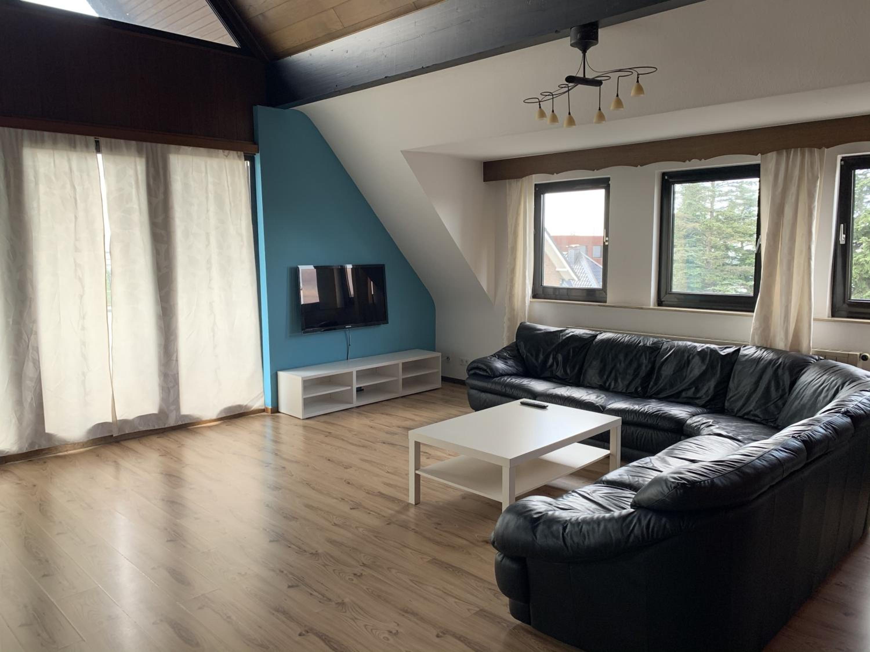 Apartment with Balcony - Photo 18