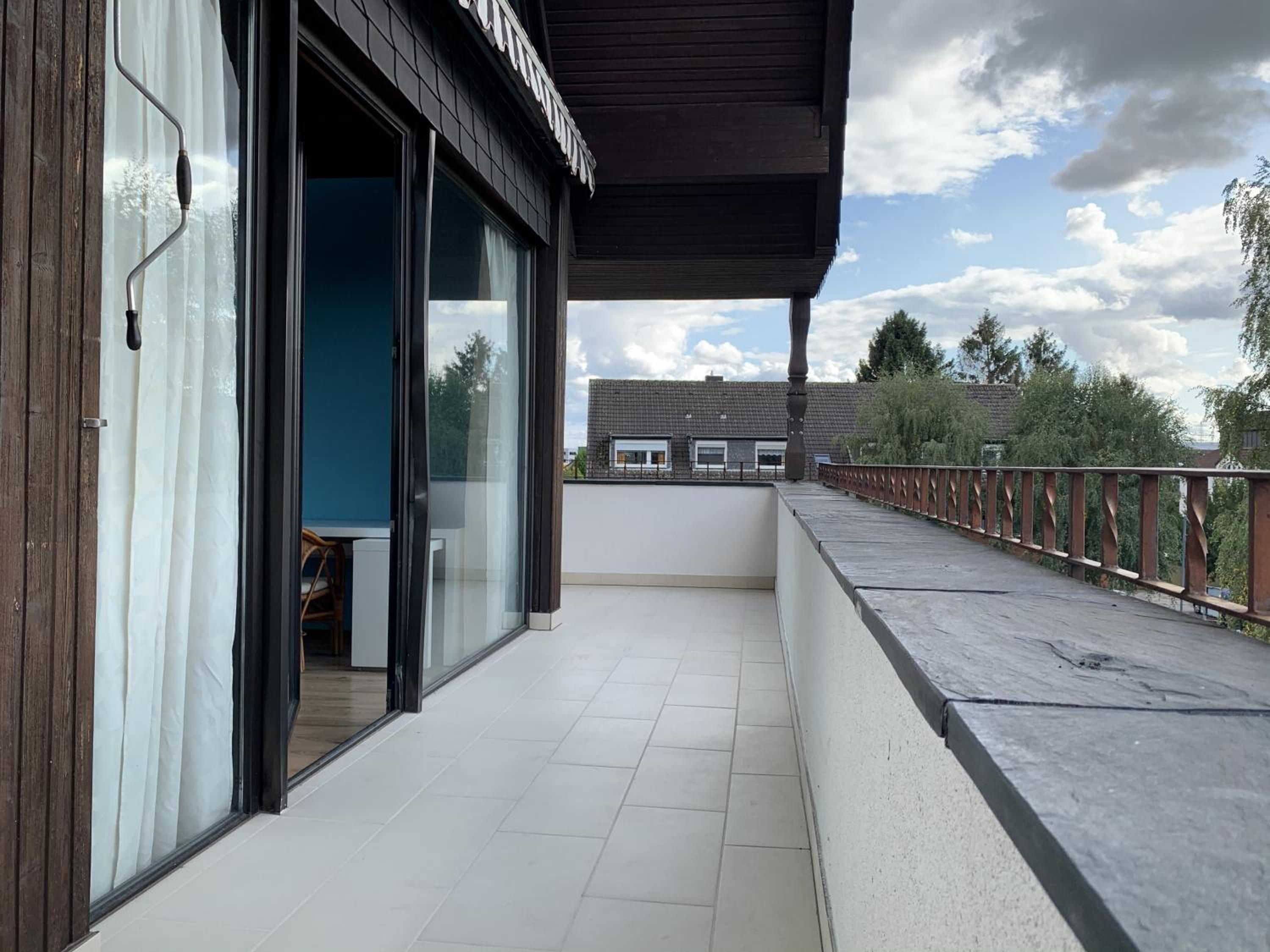 Apartment with Balcony - Photo 9