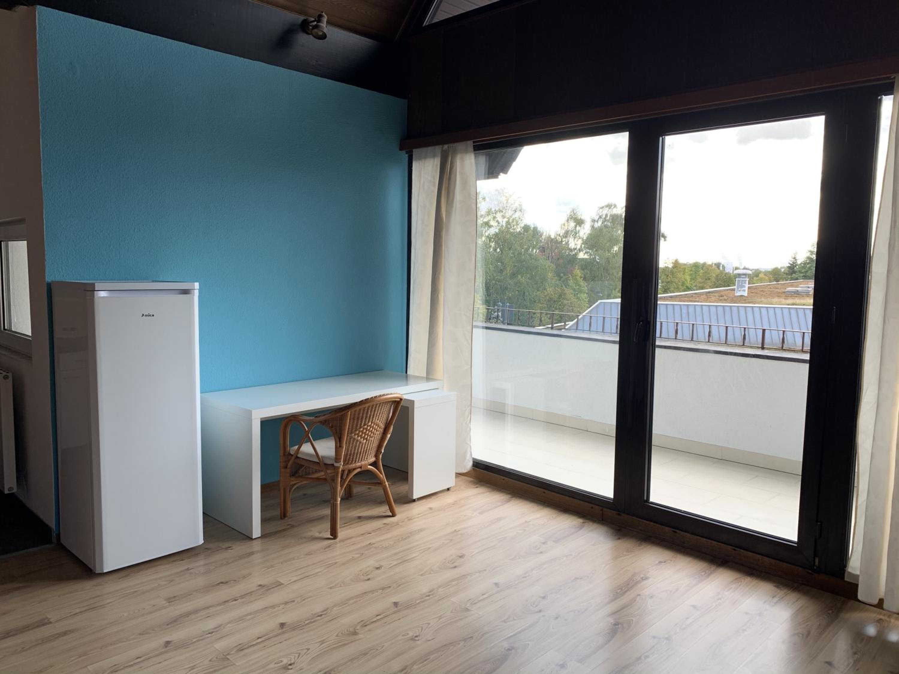 Apartment with Balcony - Photo 15
