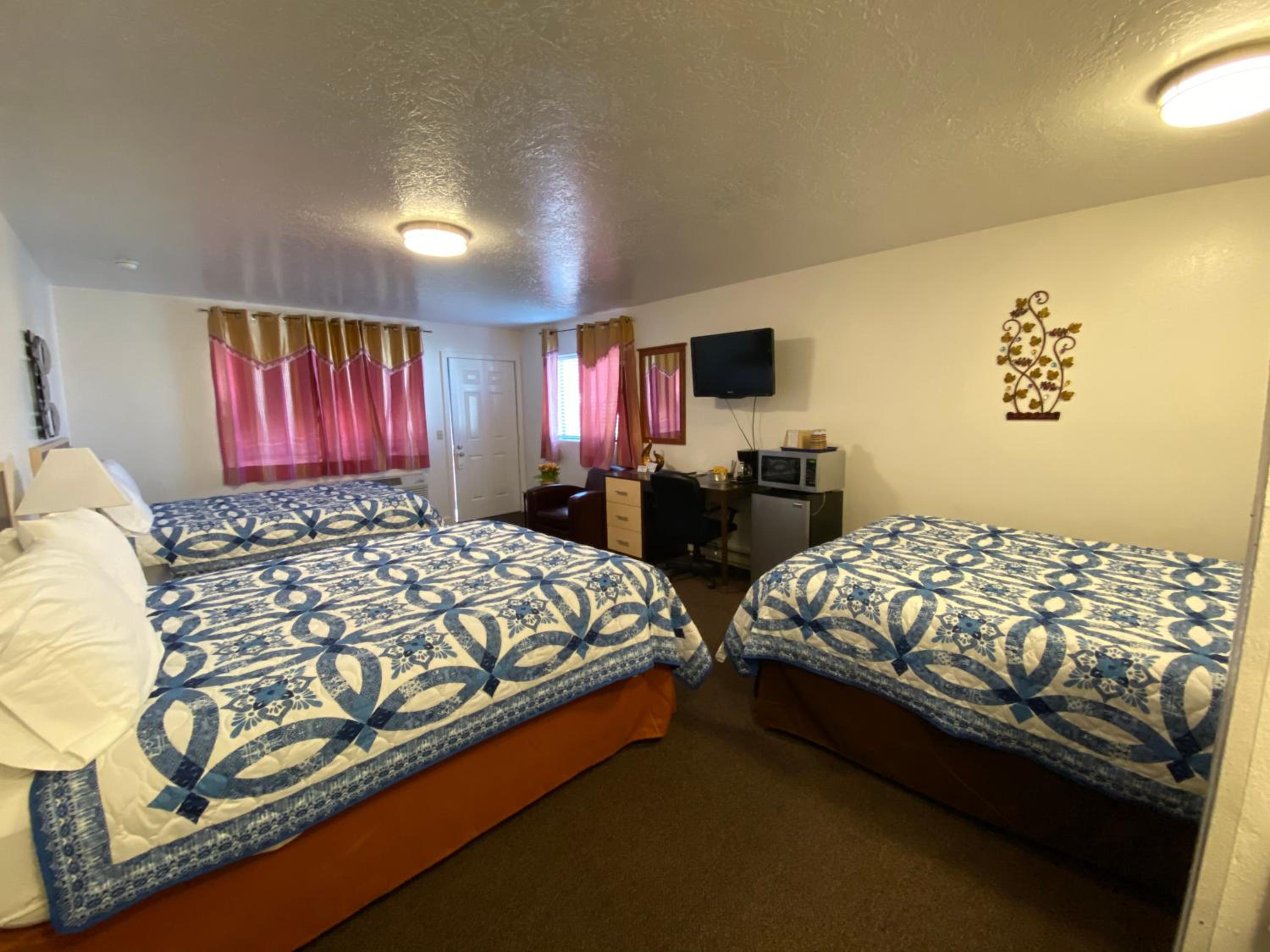 Deluxe Triple Room photo 3