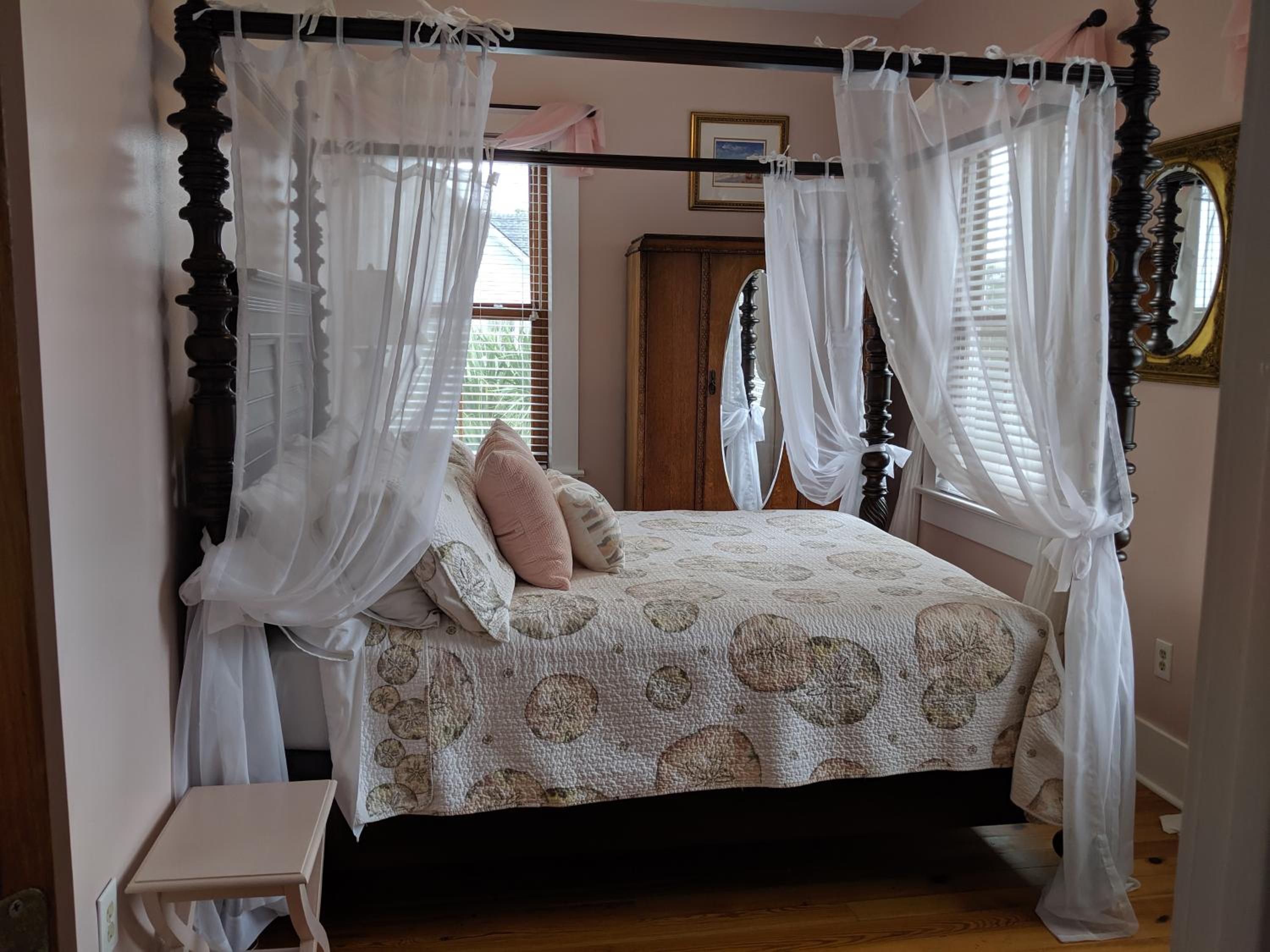 Queen Room photo 3