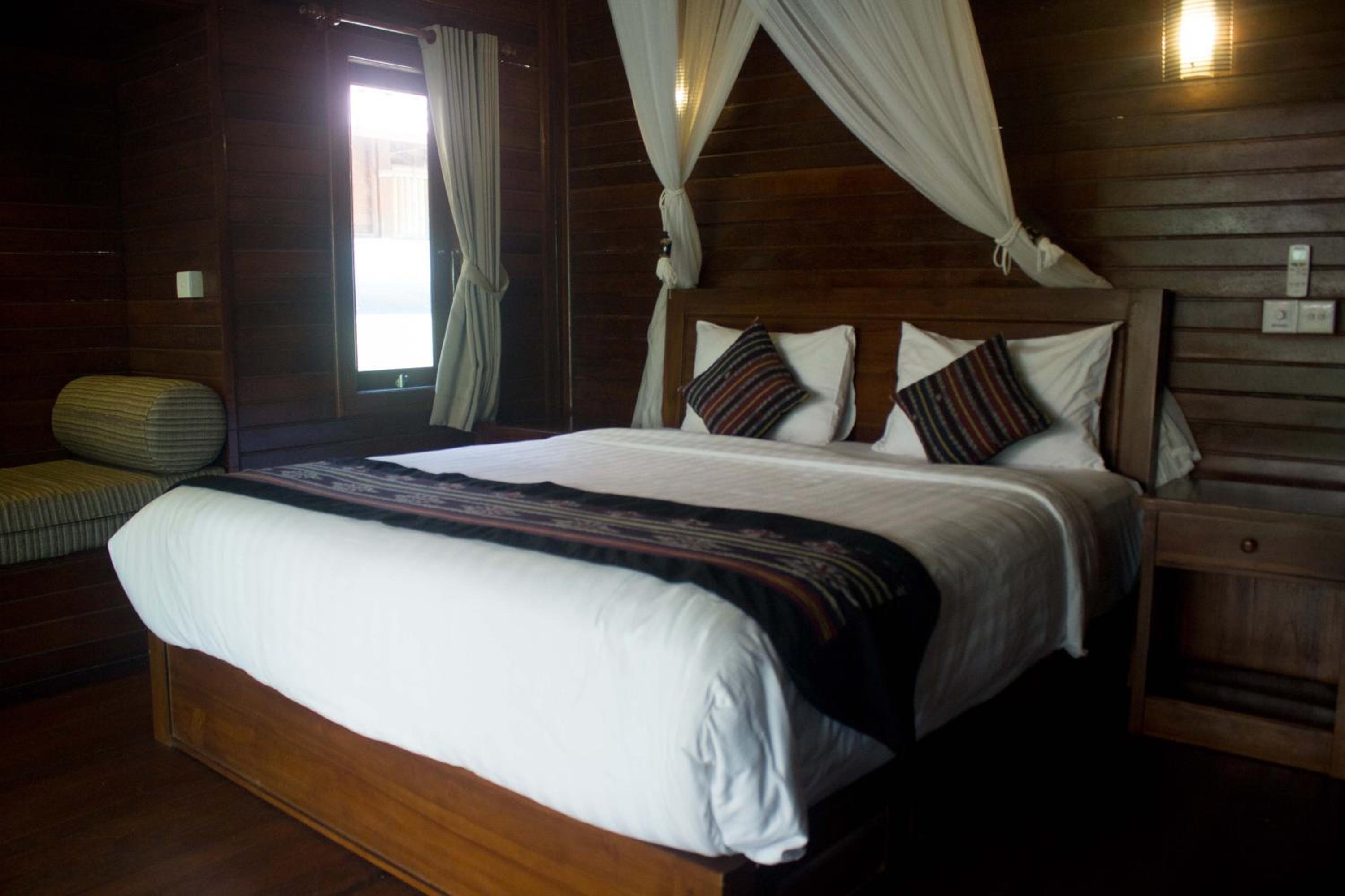 Deluxe Double Room (2 Adults + 1 Child) - Photo 15