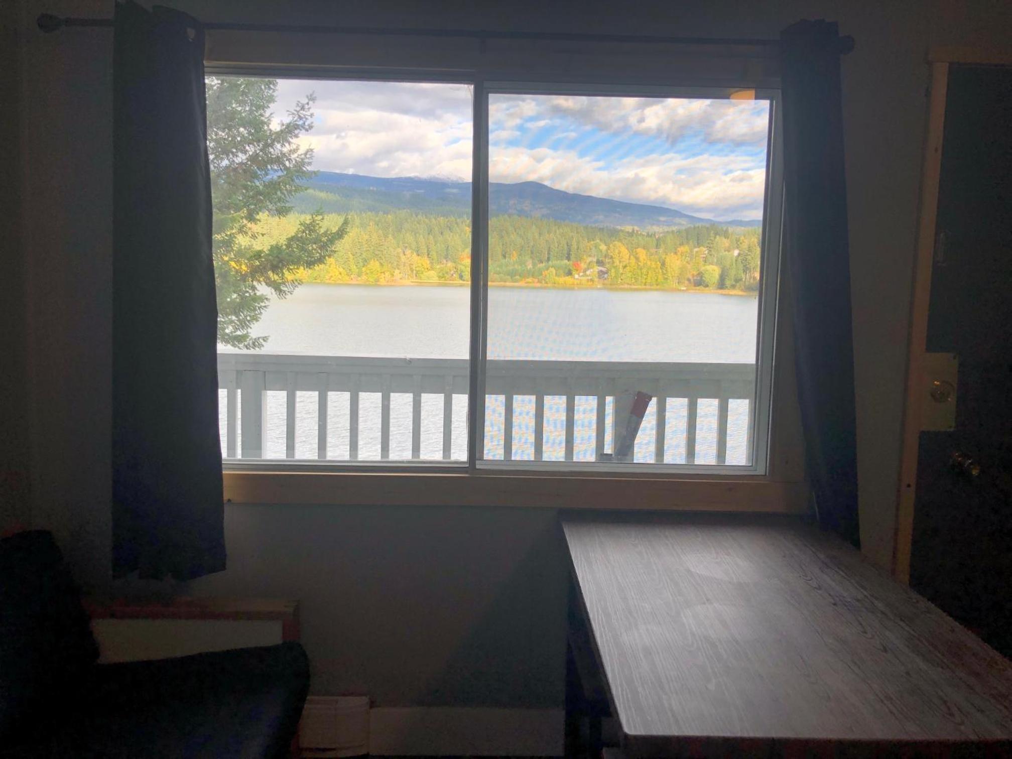 Family Room with Lake View - Photo 2