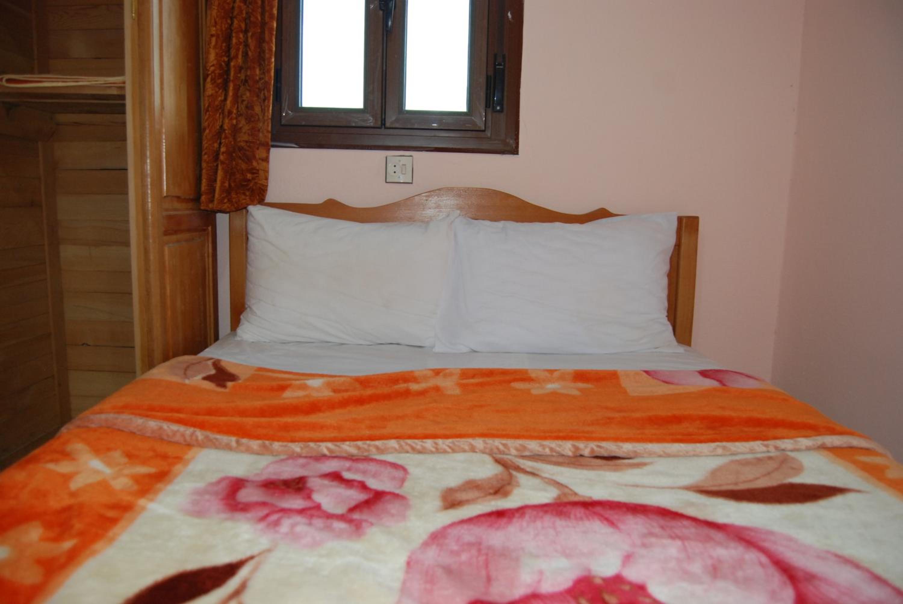 Deluxe Room (2 Adults + 1 Child) photo 3