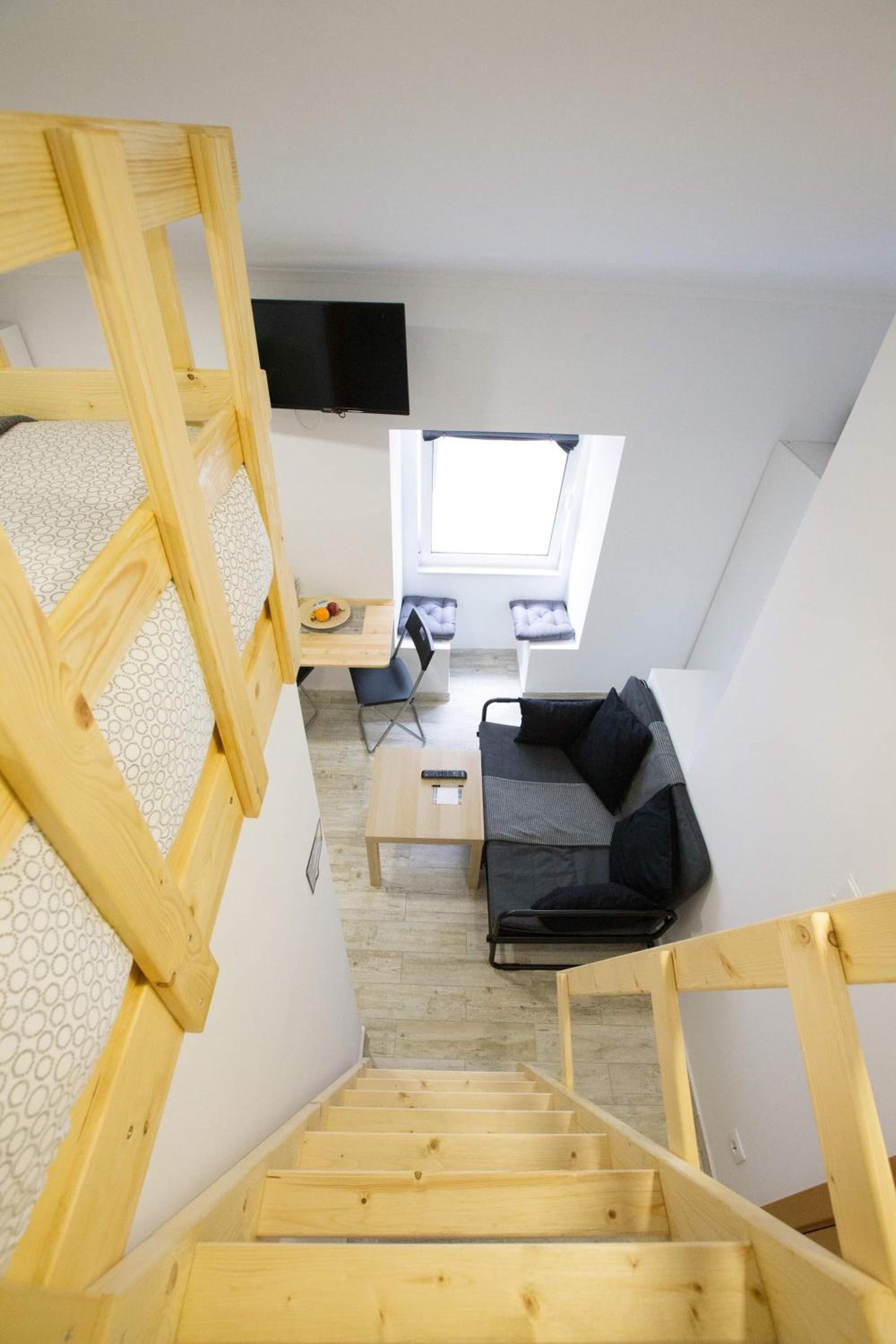 One-Bedroom Apartment photo 1