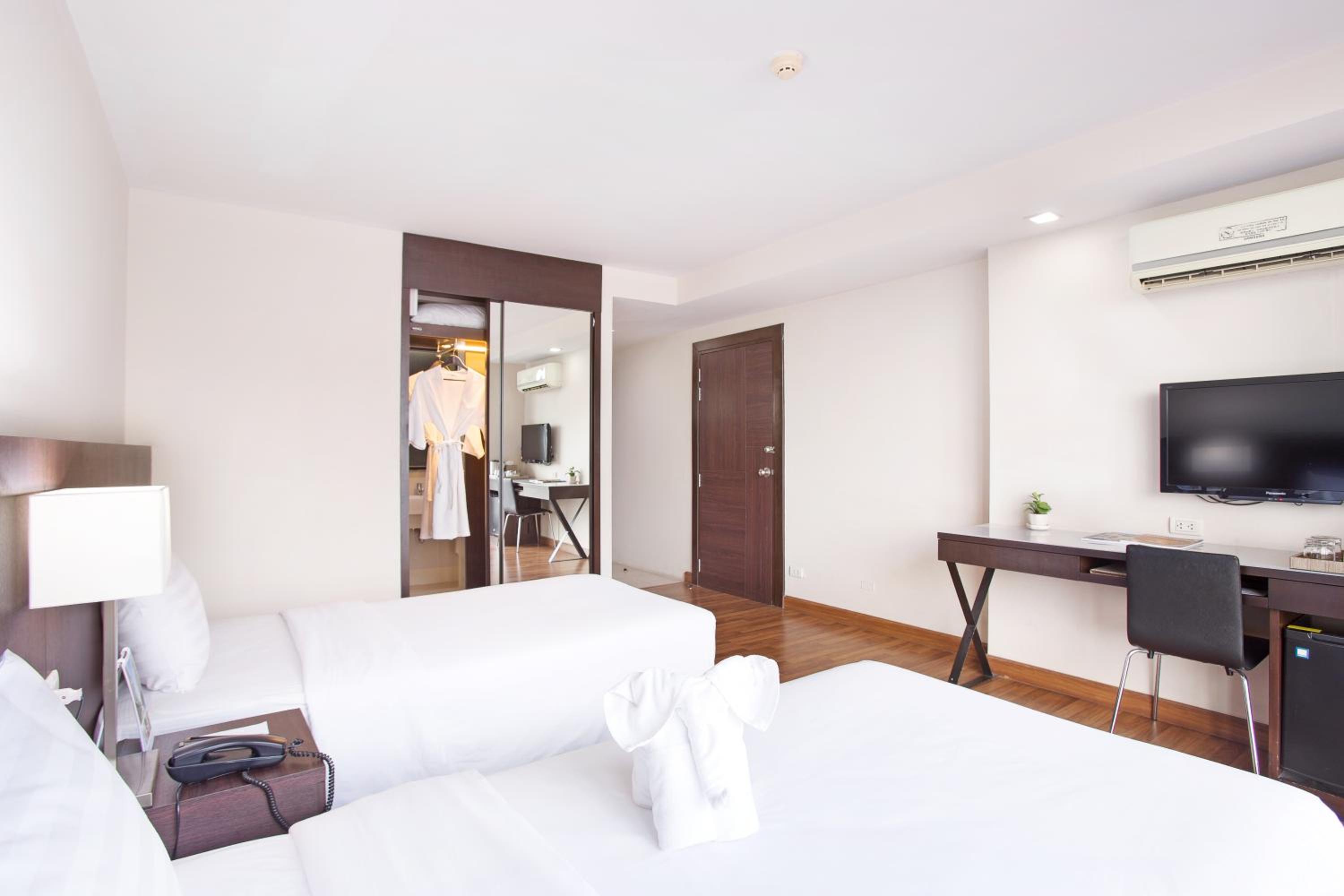 Deluxe Double or Twin Room - Photo 2