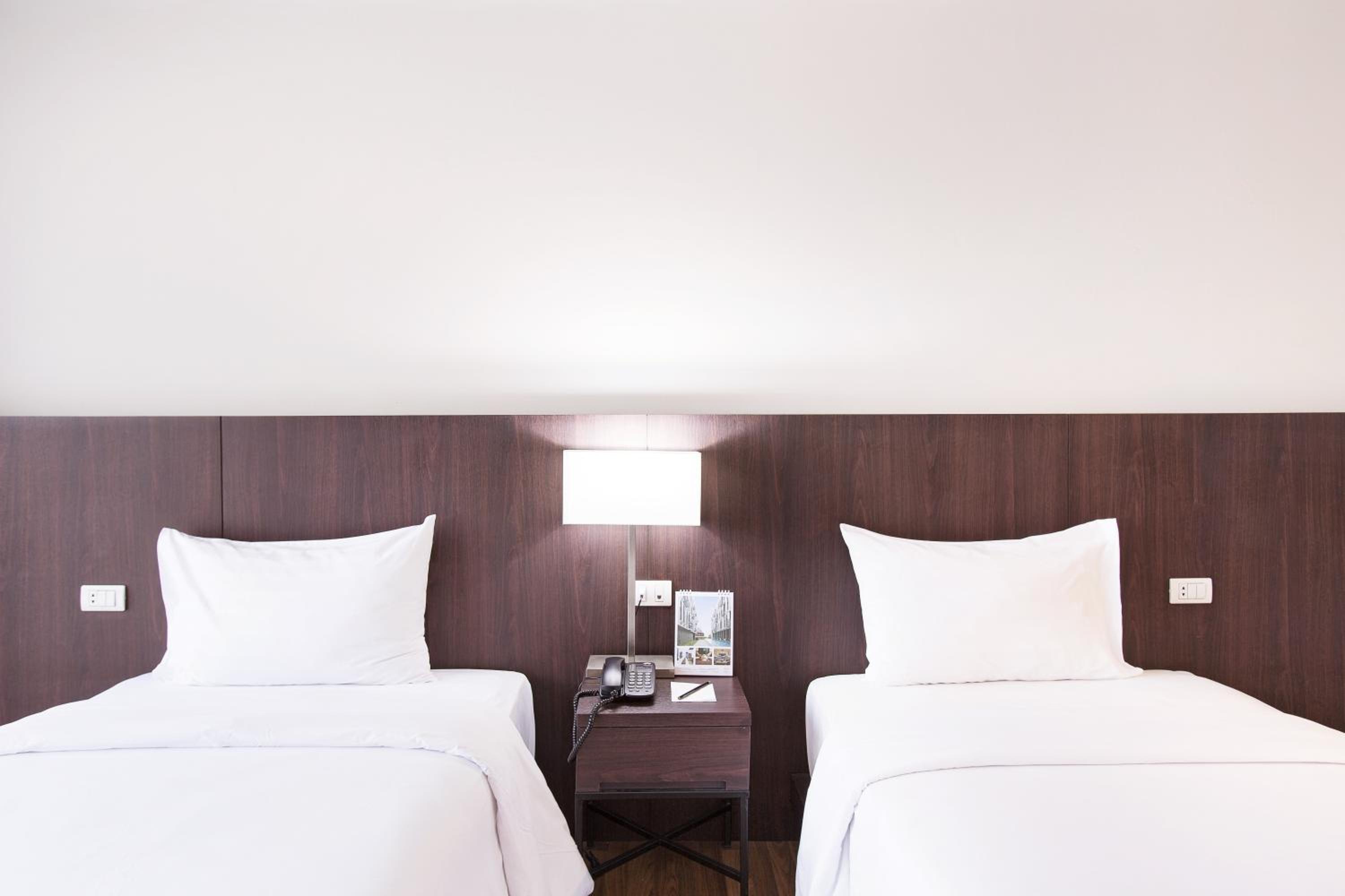 Deluxe Double or Twin Room - Photo 8