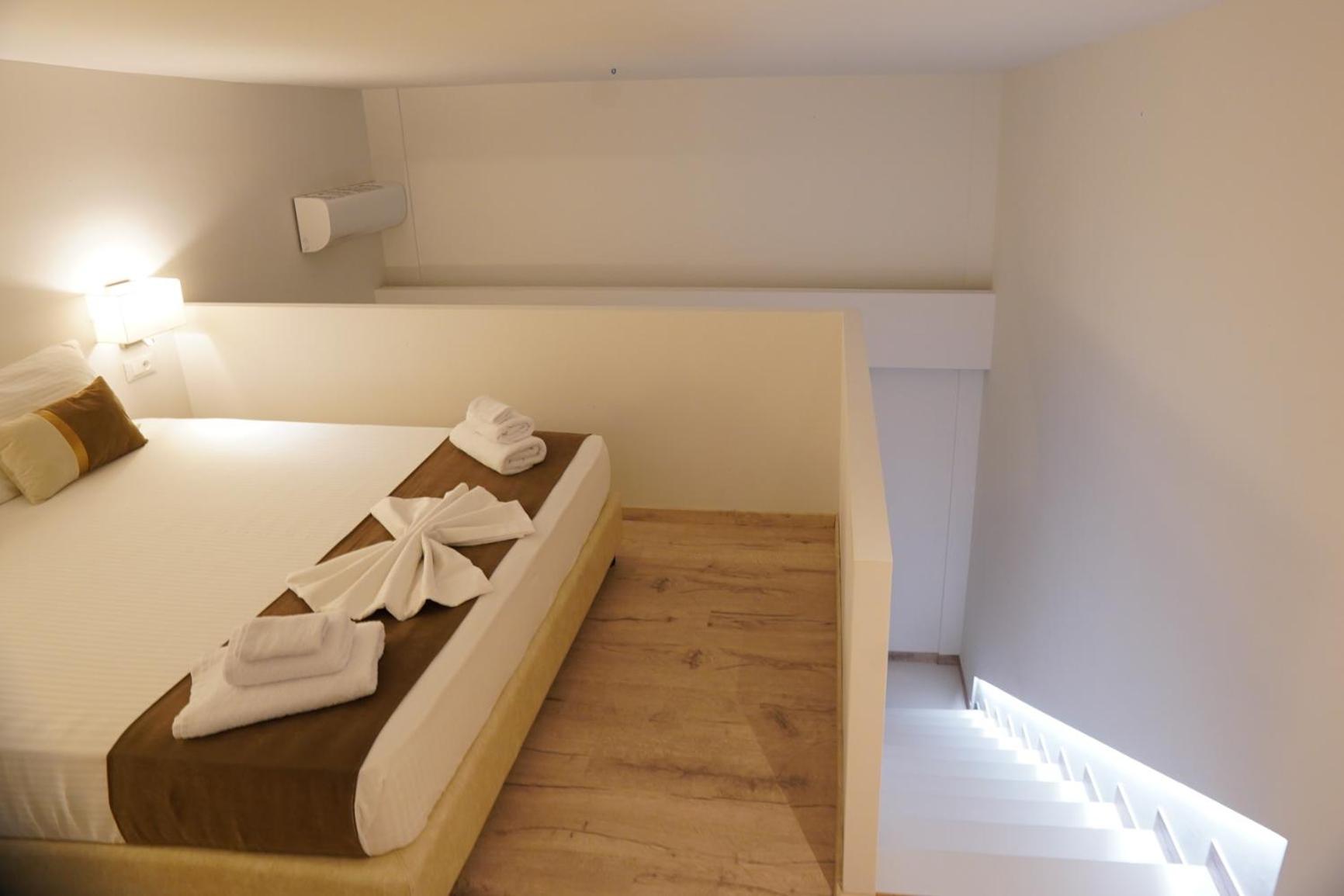 Triple Room - Photo 9