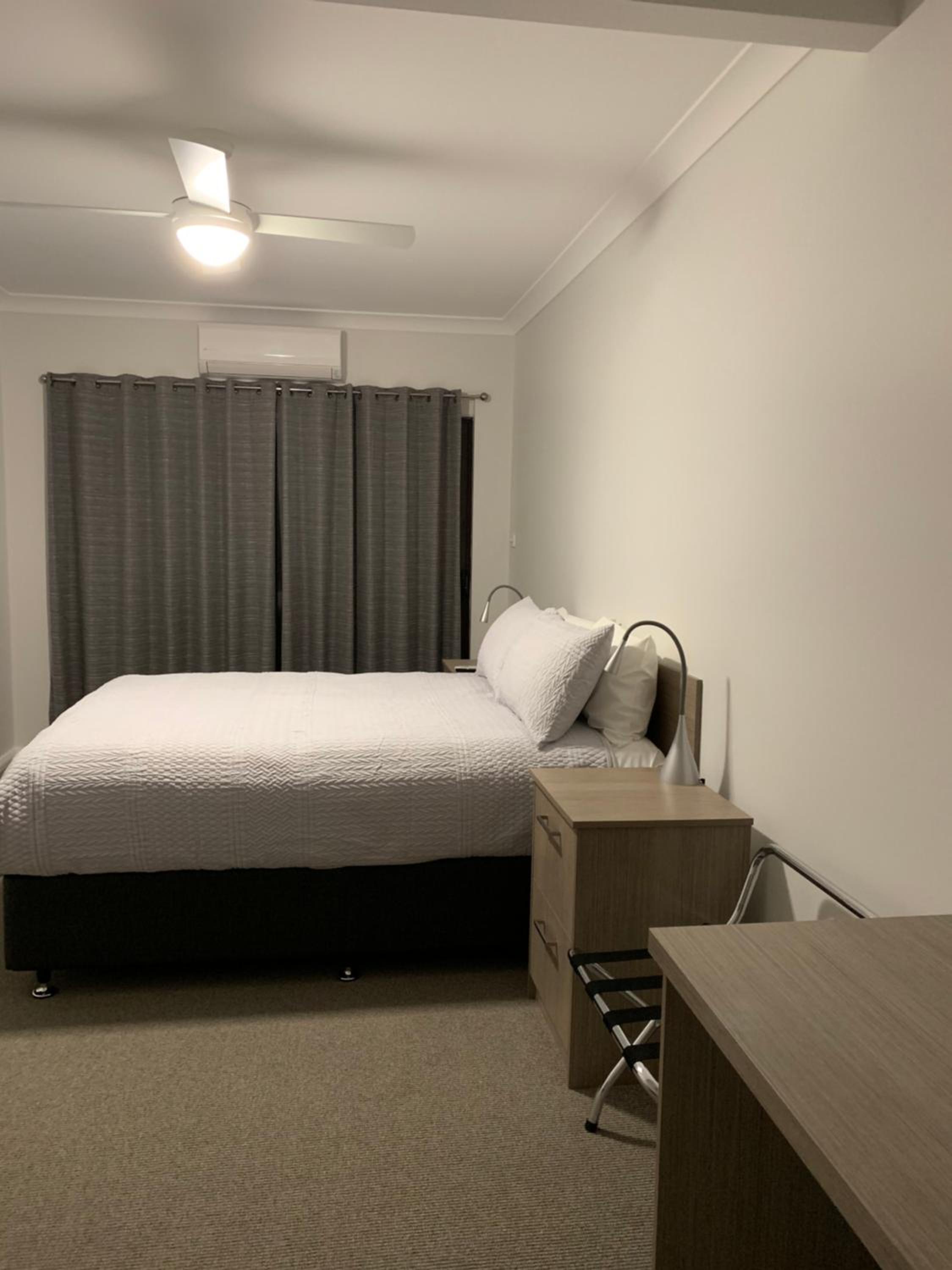 Deluxe Queen Room - Photo 6