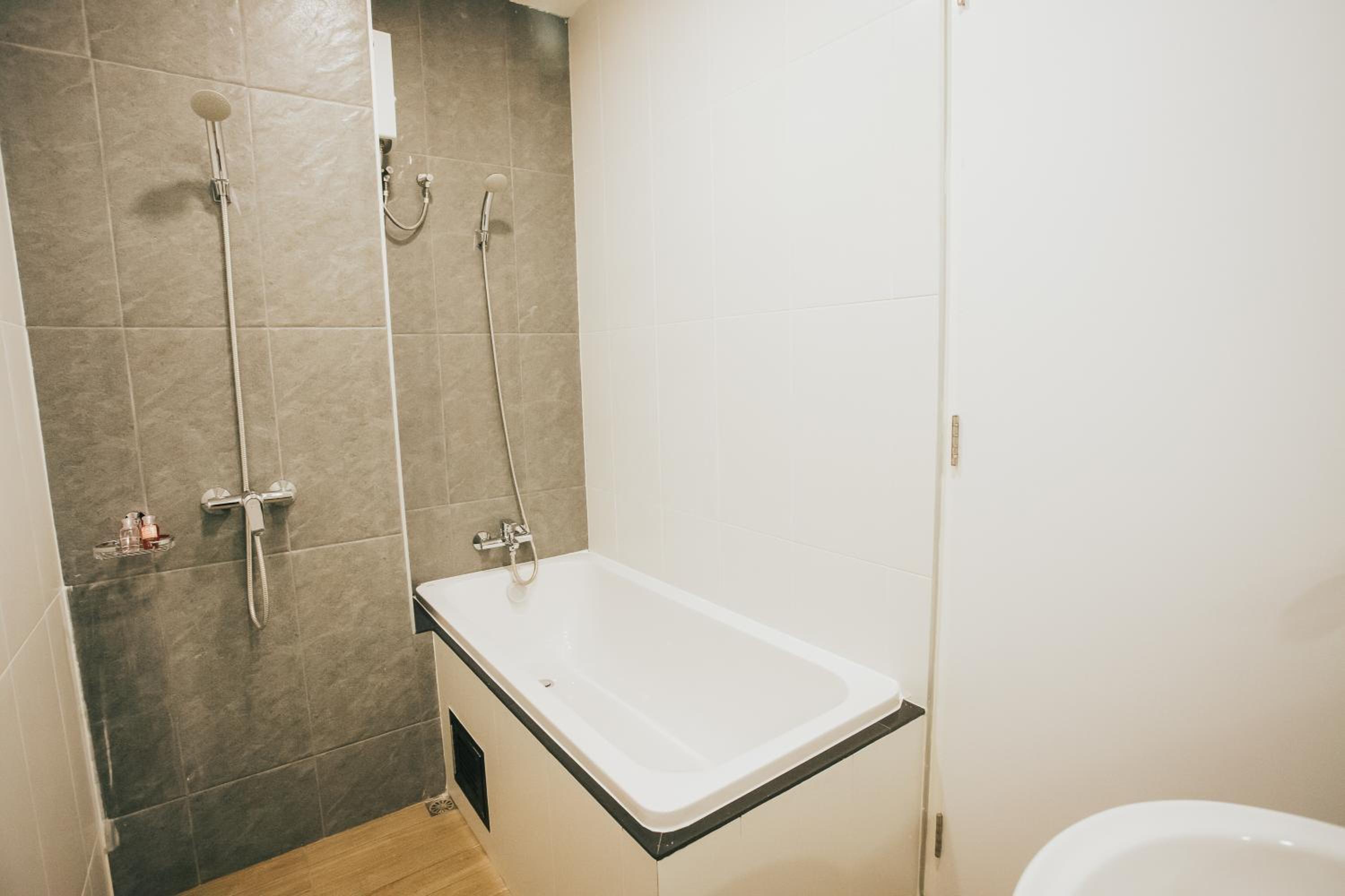 Standard Double Room - Photo 24