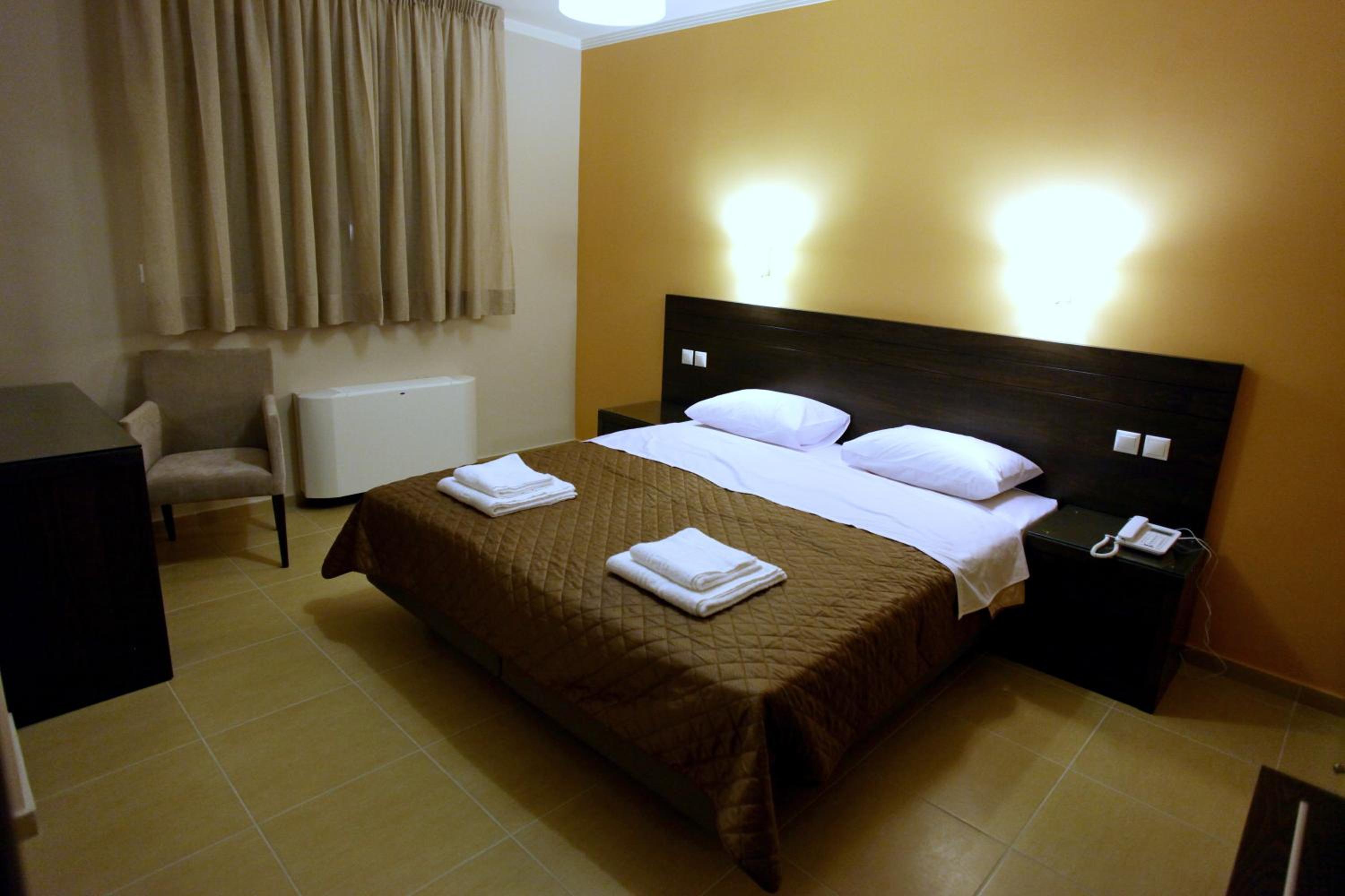 One-Bedroom Apartment - Photo 1