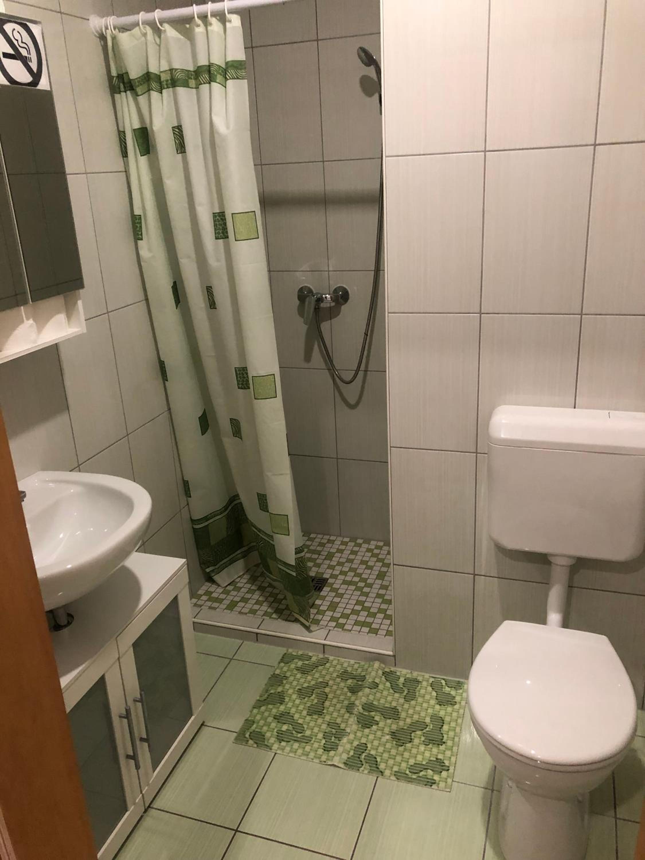 Triple Room with Bathroom - Photo 6