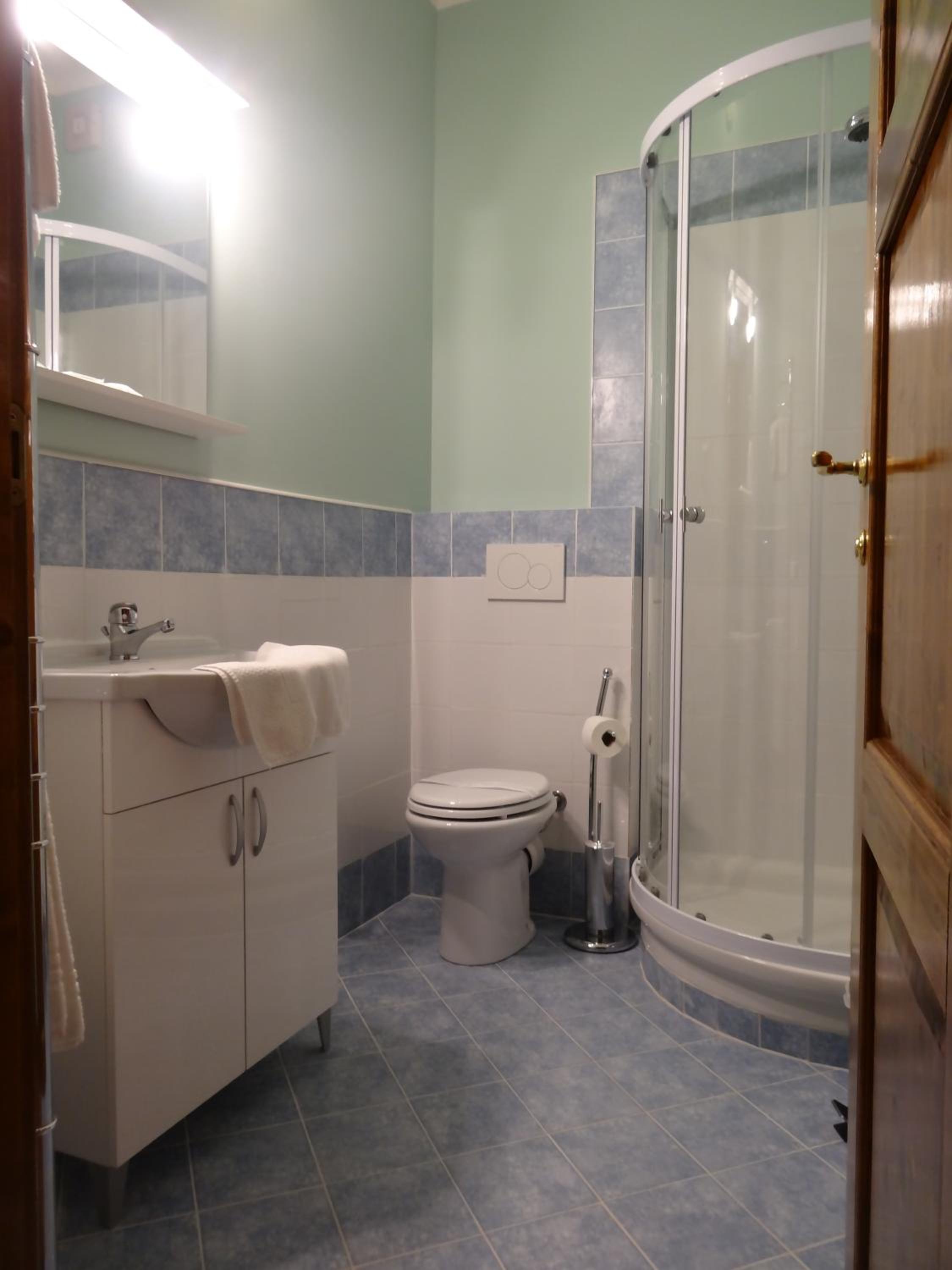 Triple Room with Private Bathroom photo 3