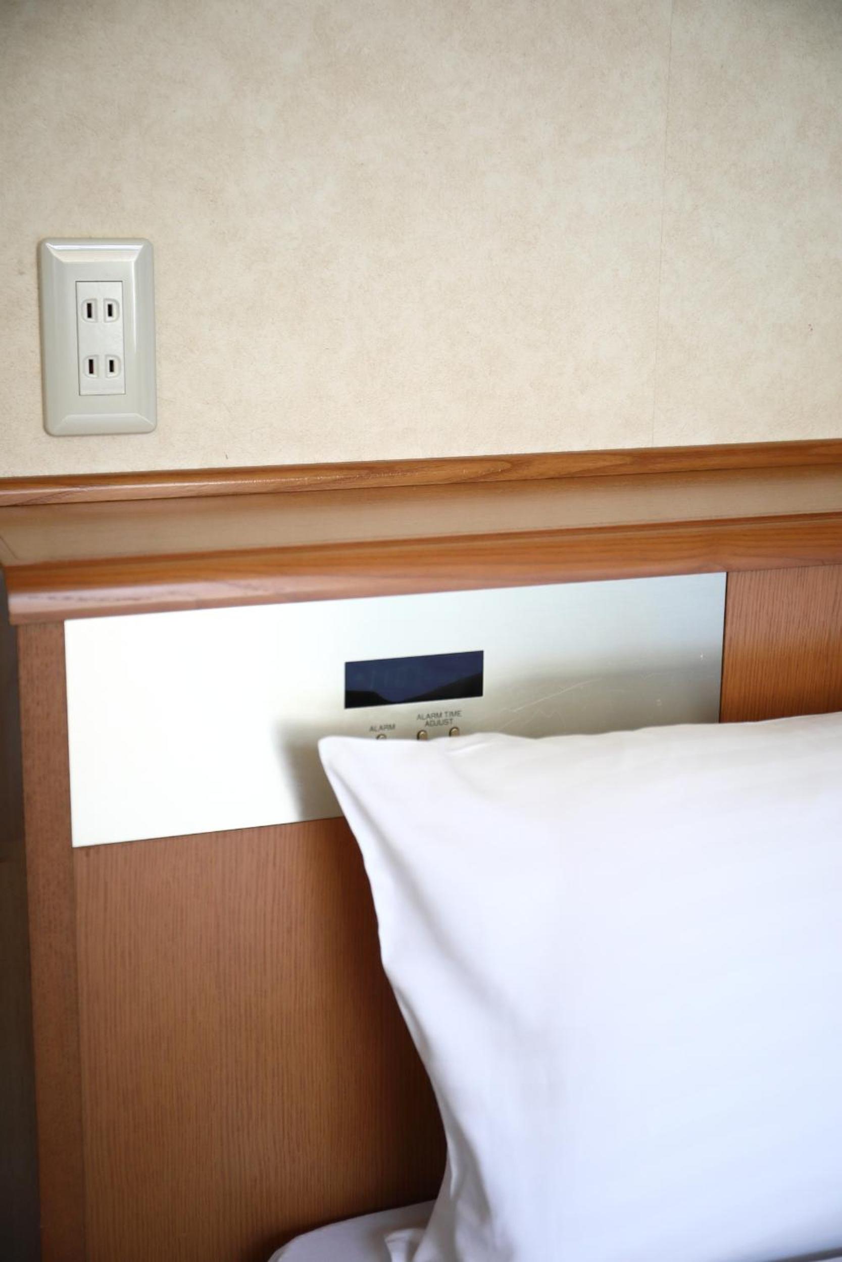 Single Room - Non-Smoking photo 3