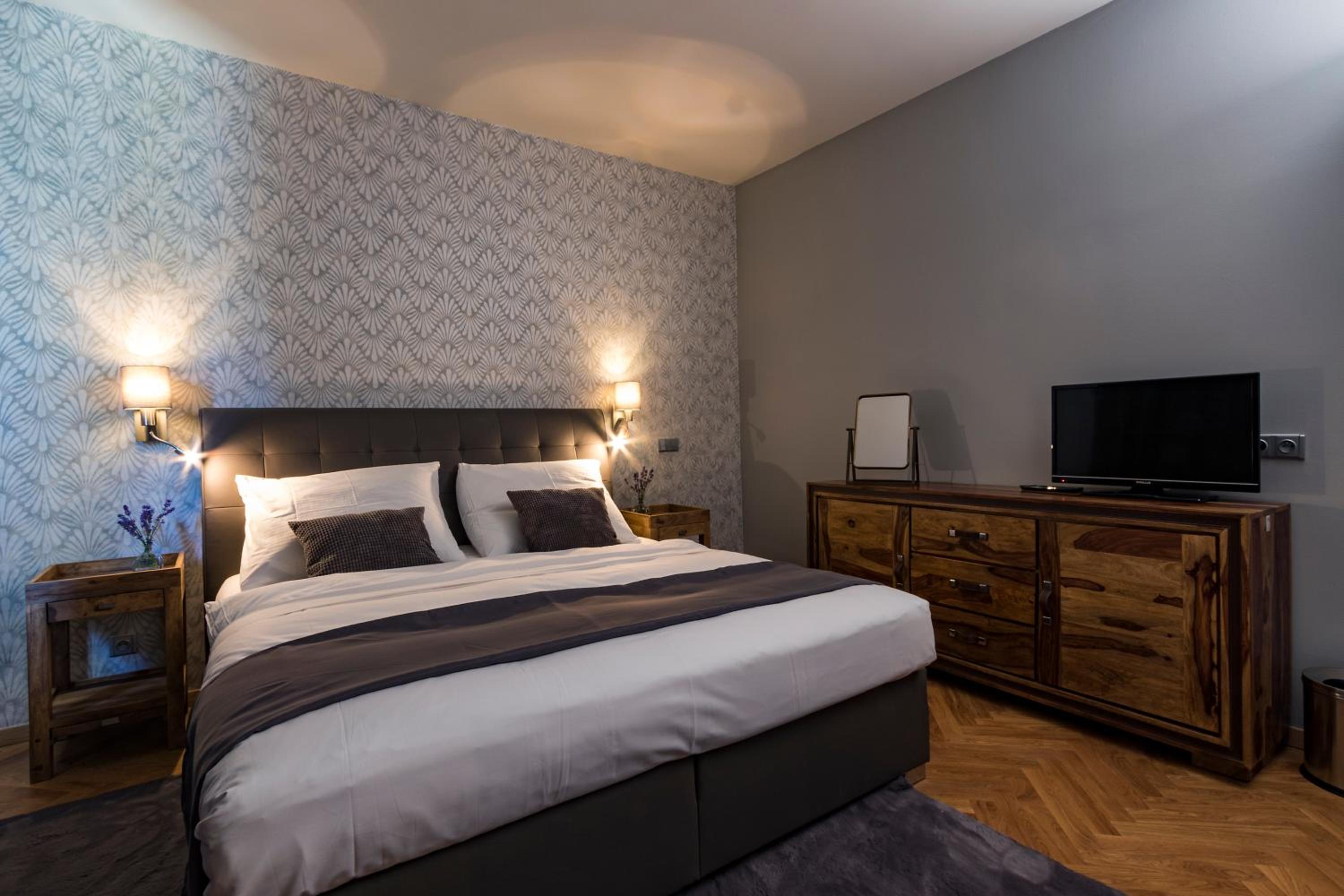 Deluxe Junior Suite - Photo 1