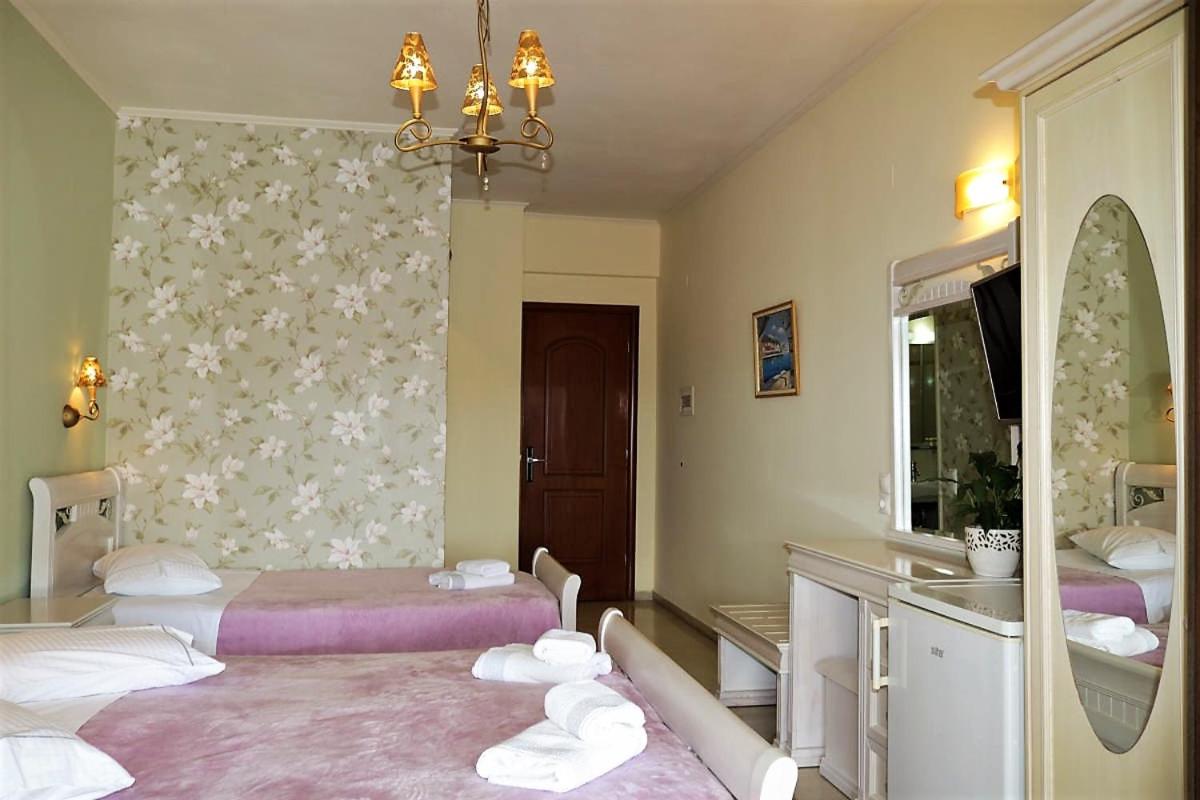 Triple Room with Balcony - Photo 1