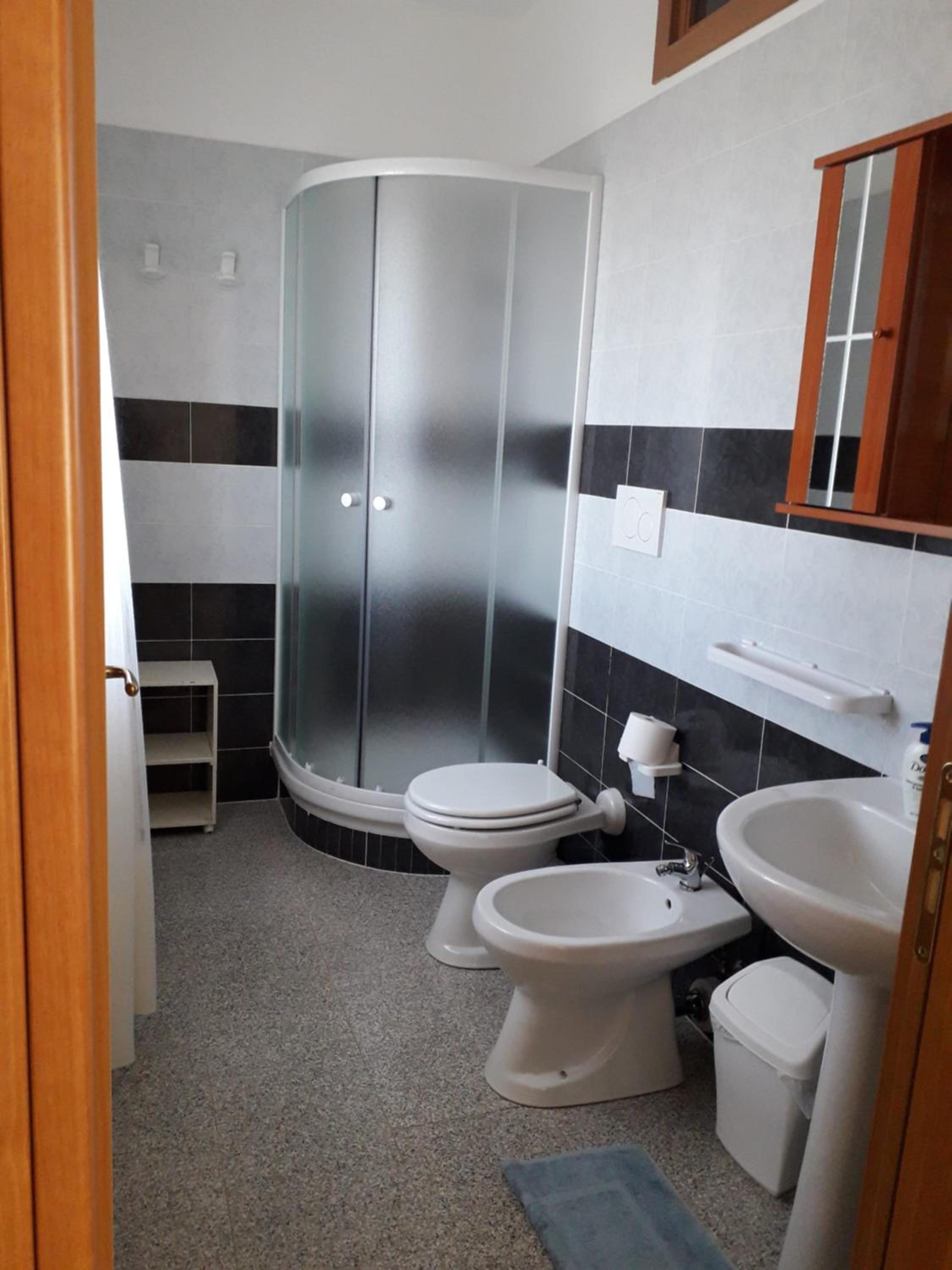 Double Room With Extra Bed photo 2