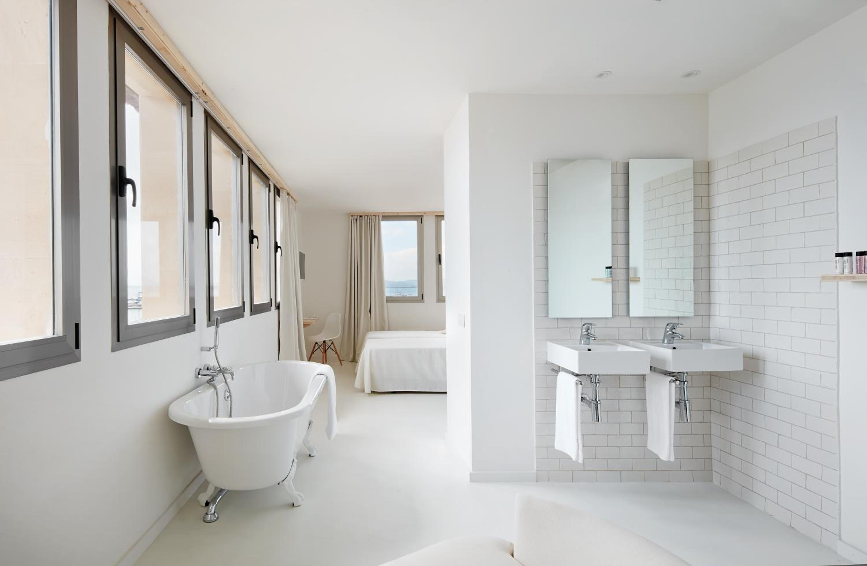 Deluxe Double Room with Sea View photo 3
