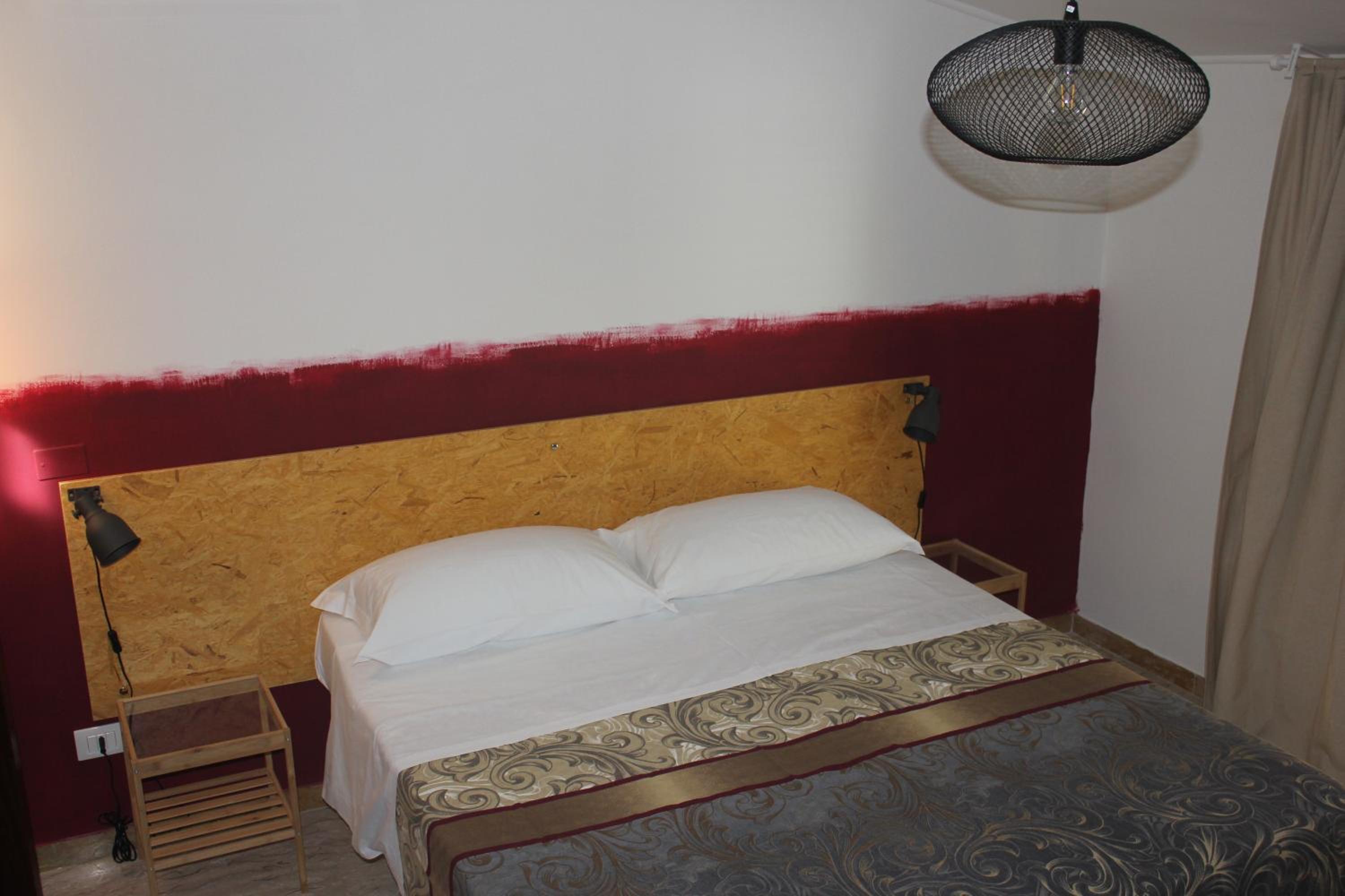 Deluxe Double or Twin Room with Balcony - Photo 9