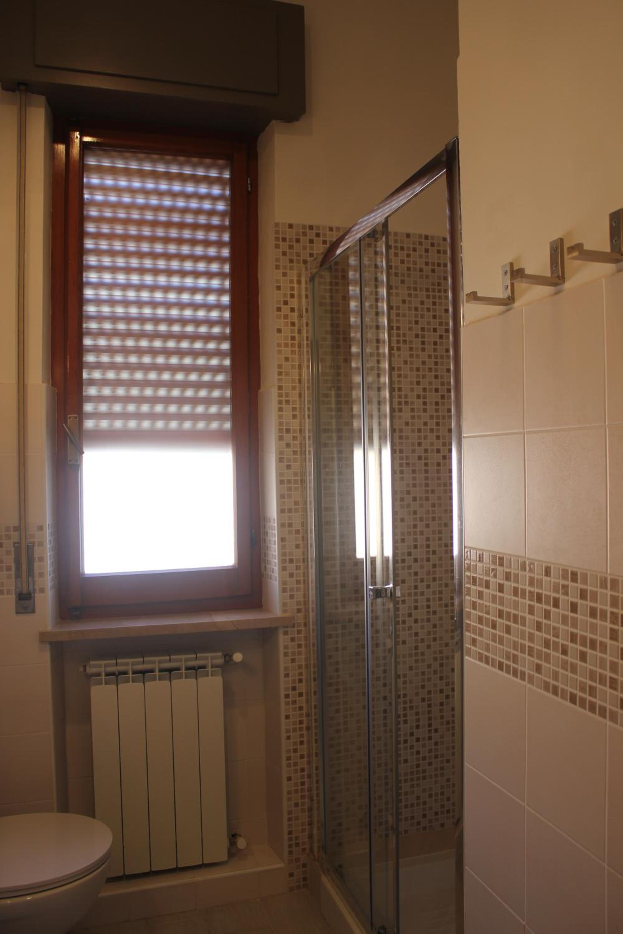 Double or Twin Room with Balcony - Photo 9