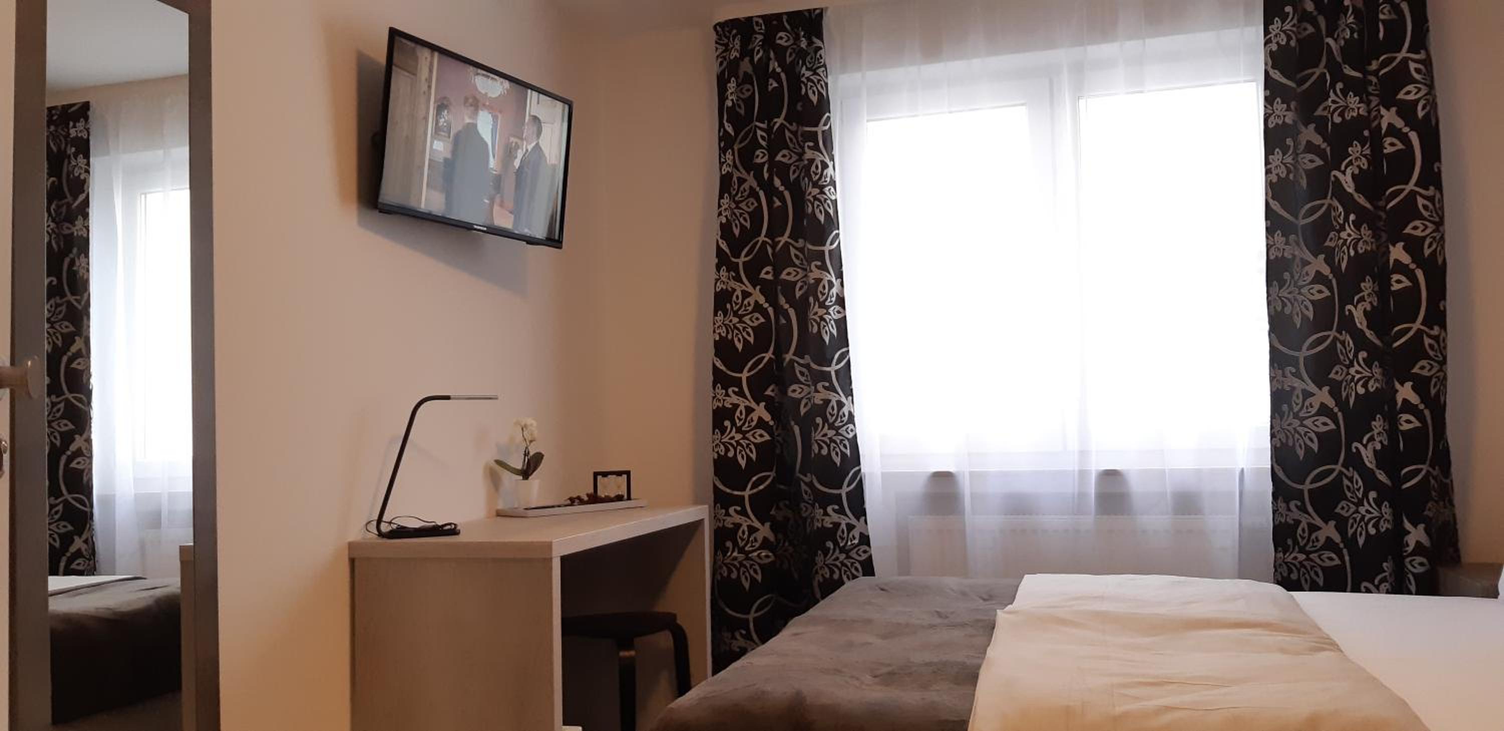 Double Room - Photo 6