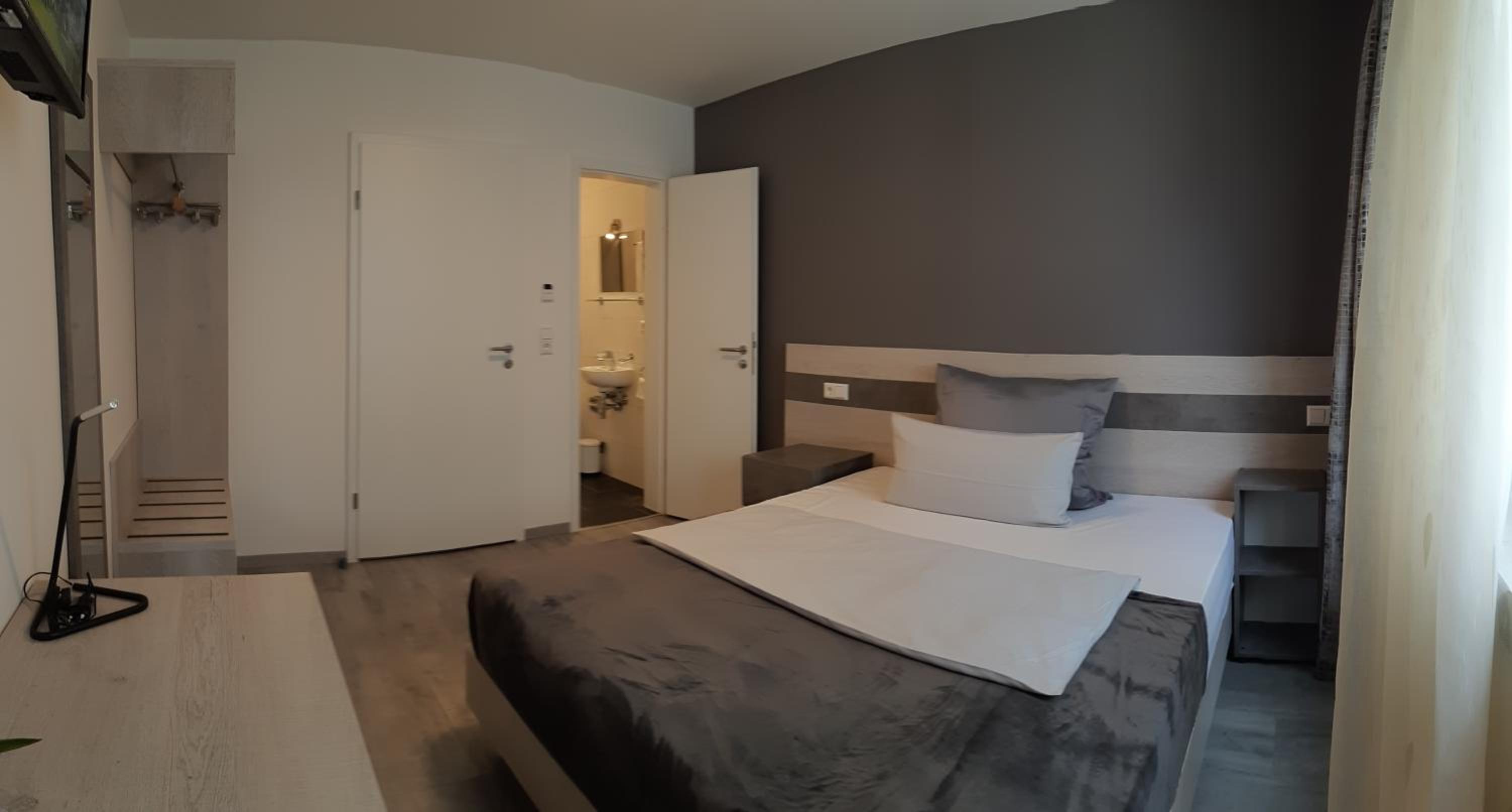 Double Room - Photo 4