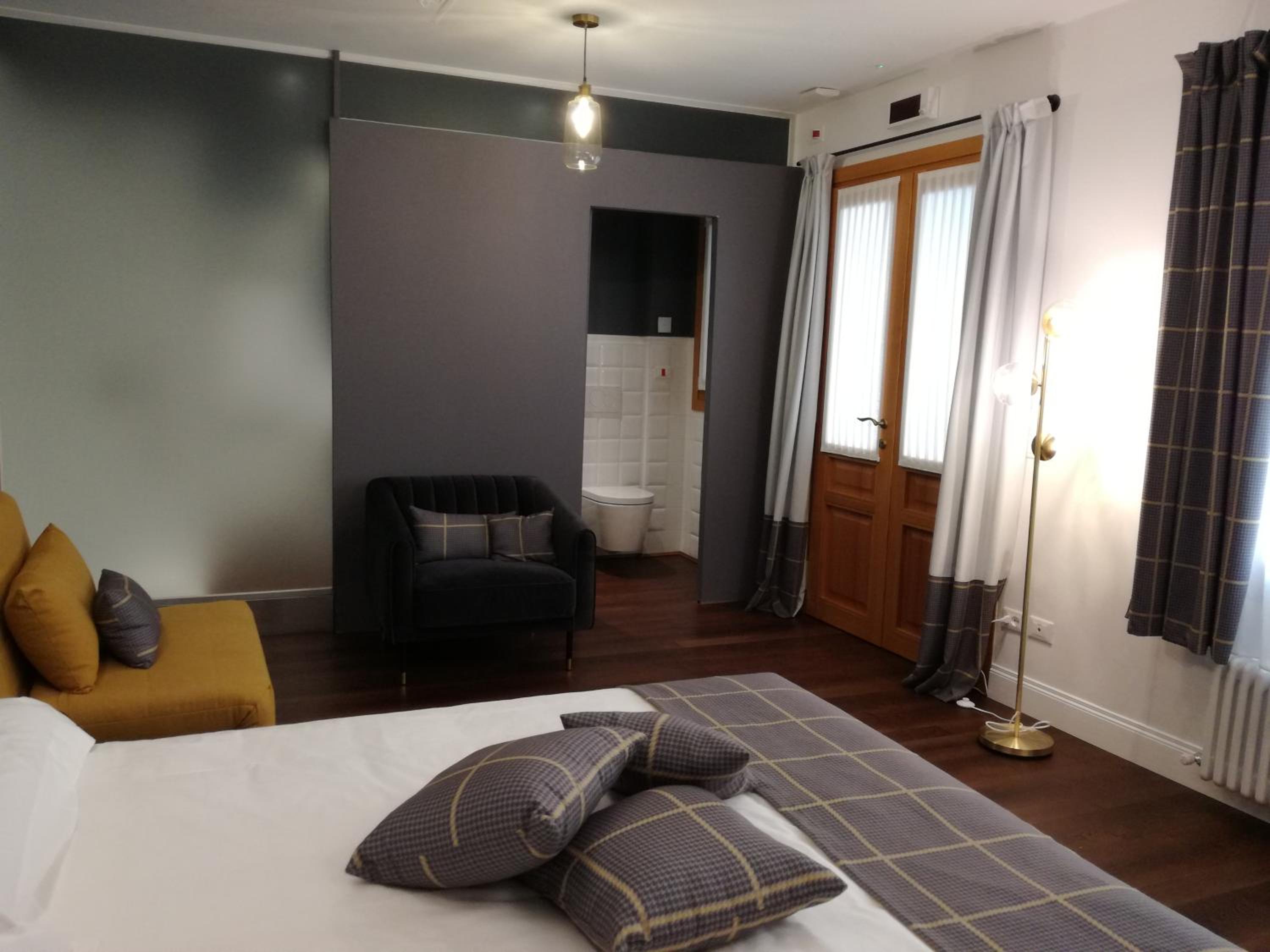 King Room with Balcony photo 3