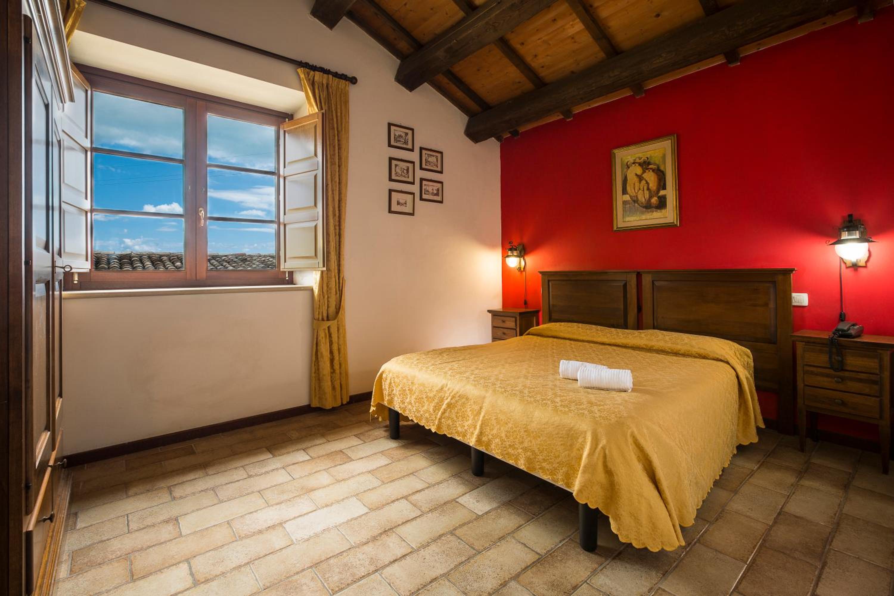 Double Room - Photo 9