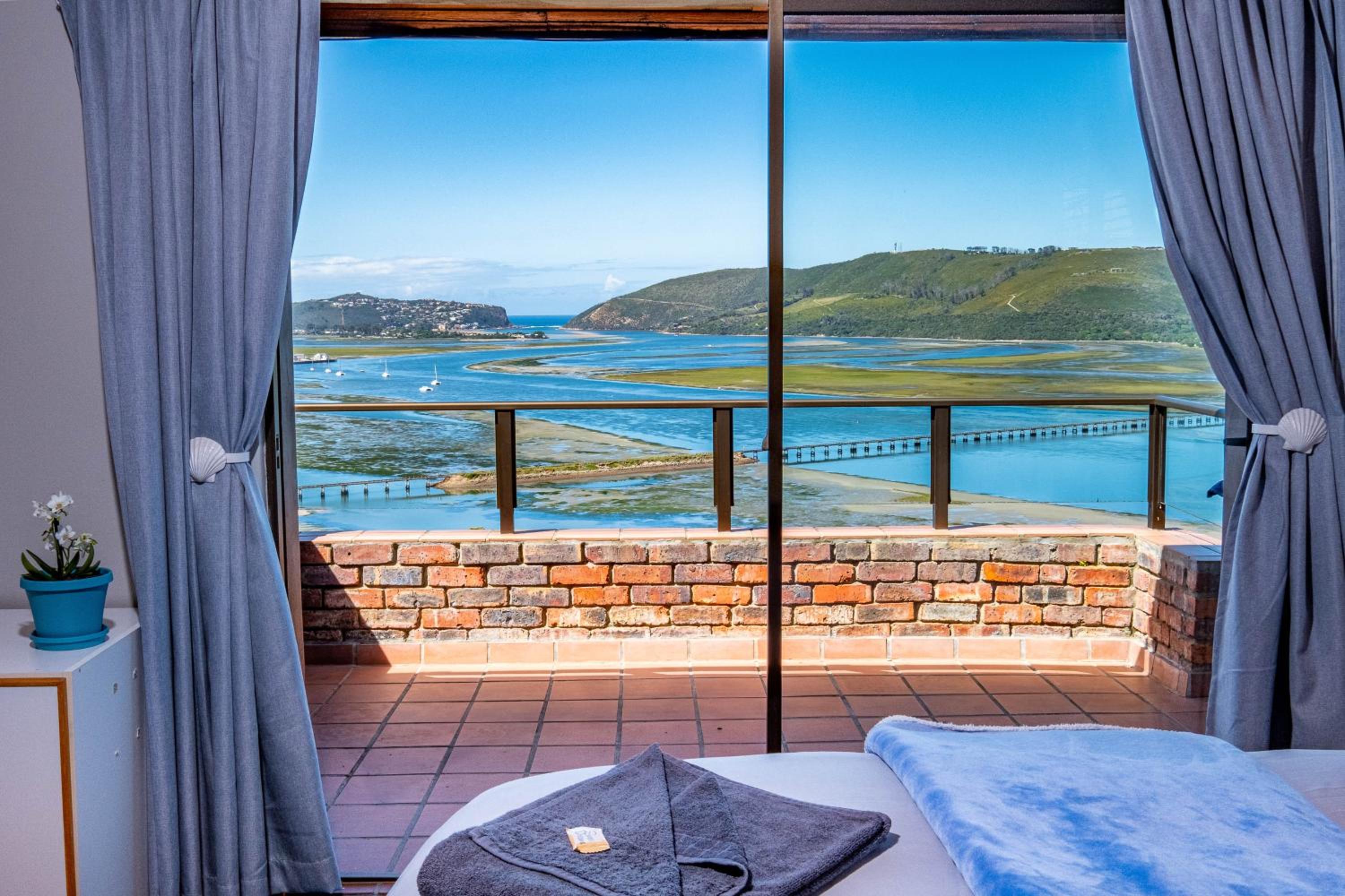 Suite with Lagoon View photo 2