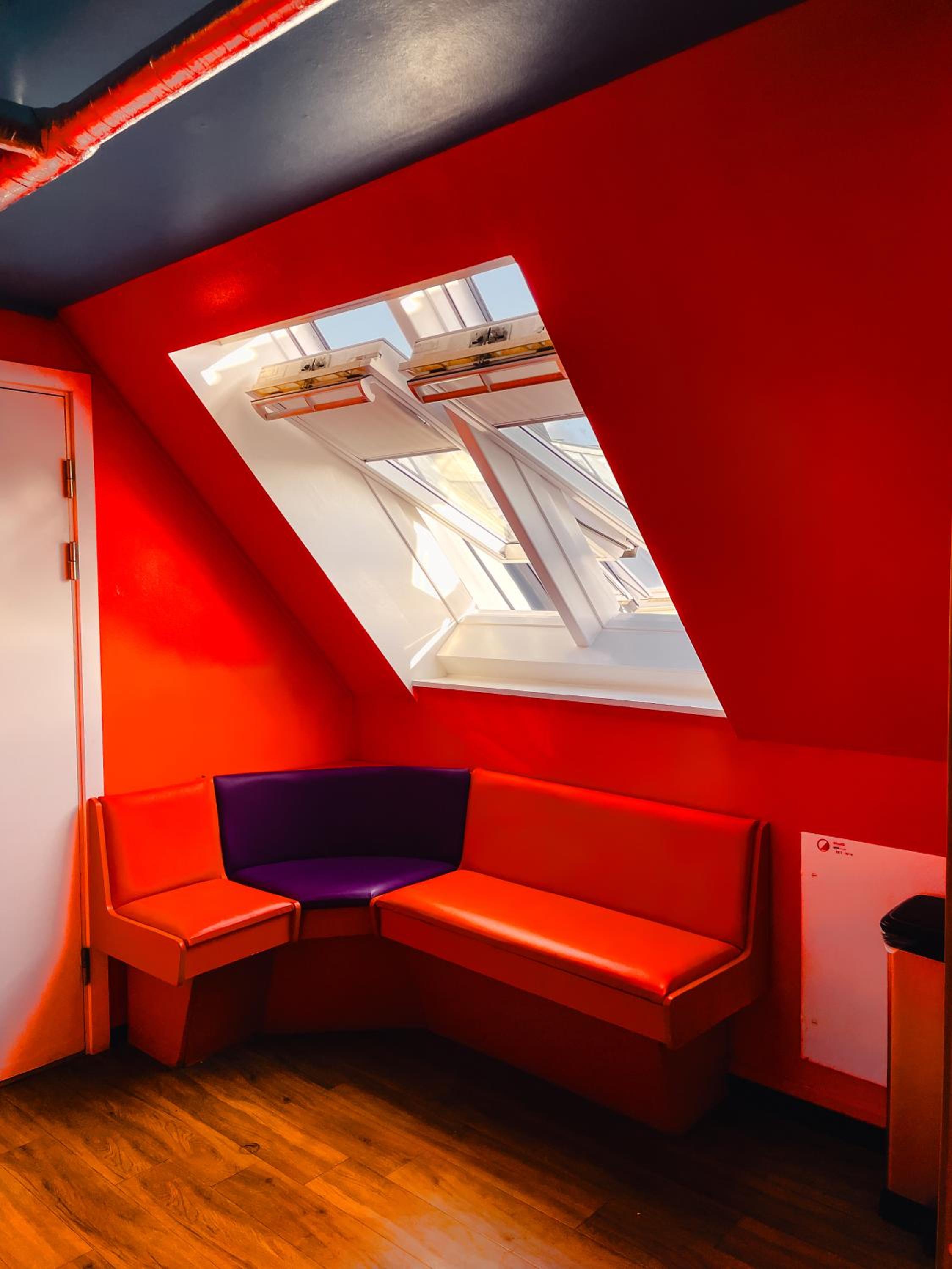 Bunk Bed in Mixed Dormitory Room