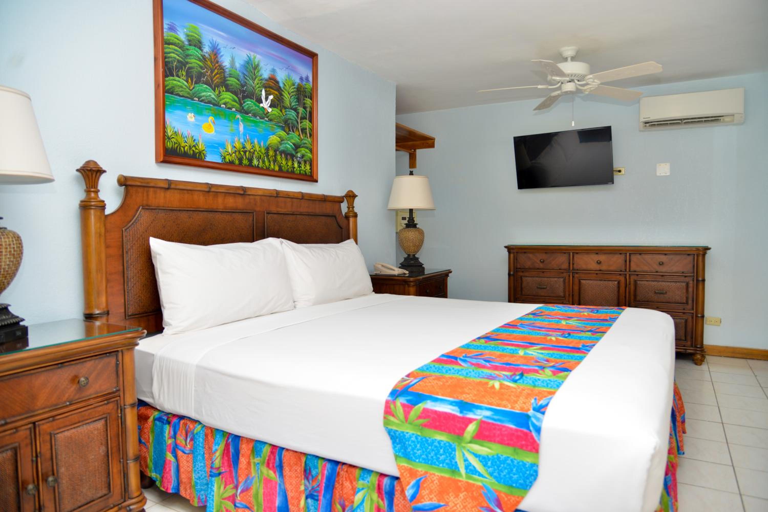 Standard Room One King Bed Or  One Queen Bed