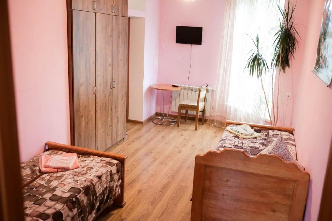 Twin Room with Mountain View photo 2